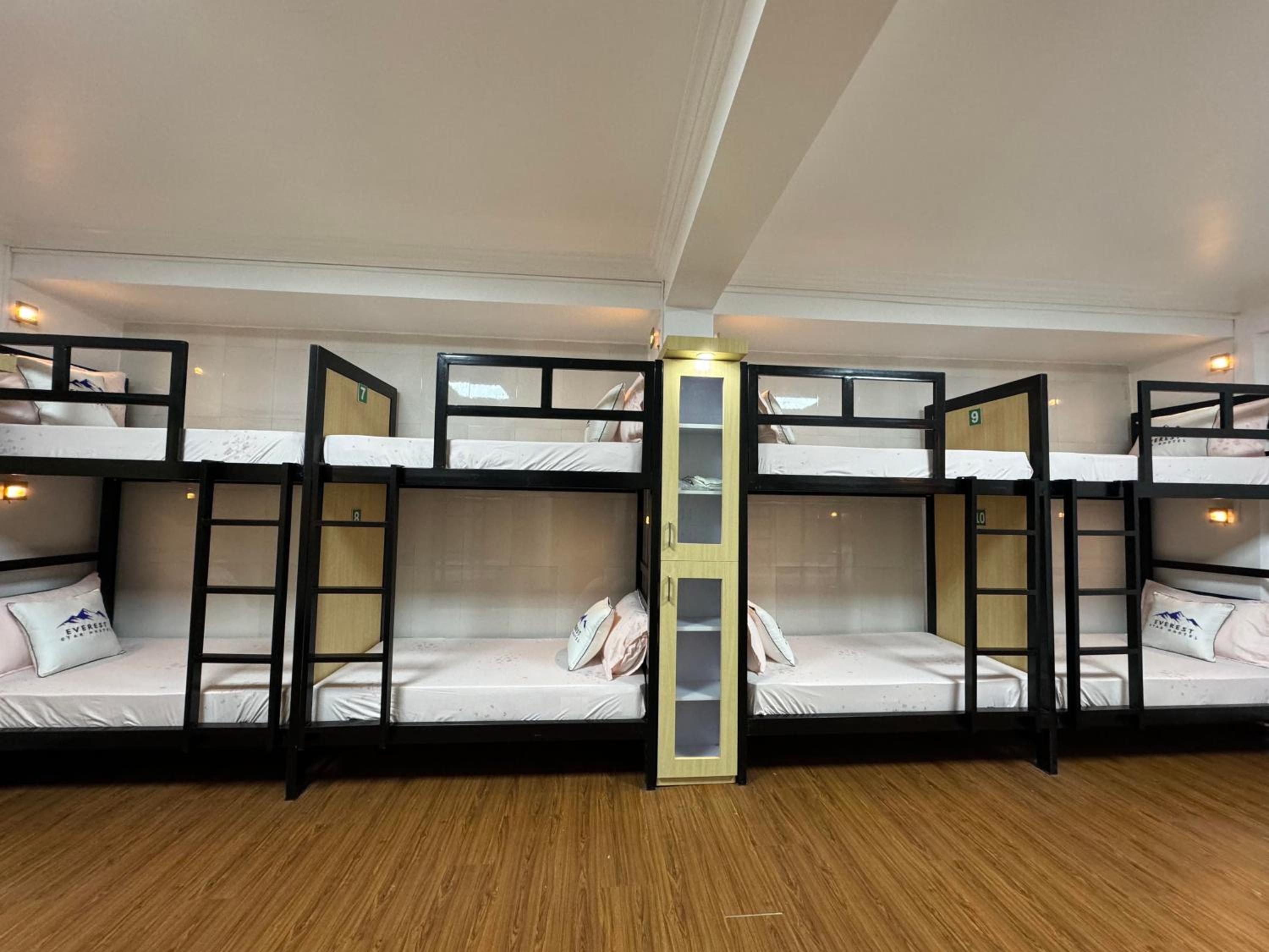 6-Bed Female Dormitory Room photo 2