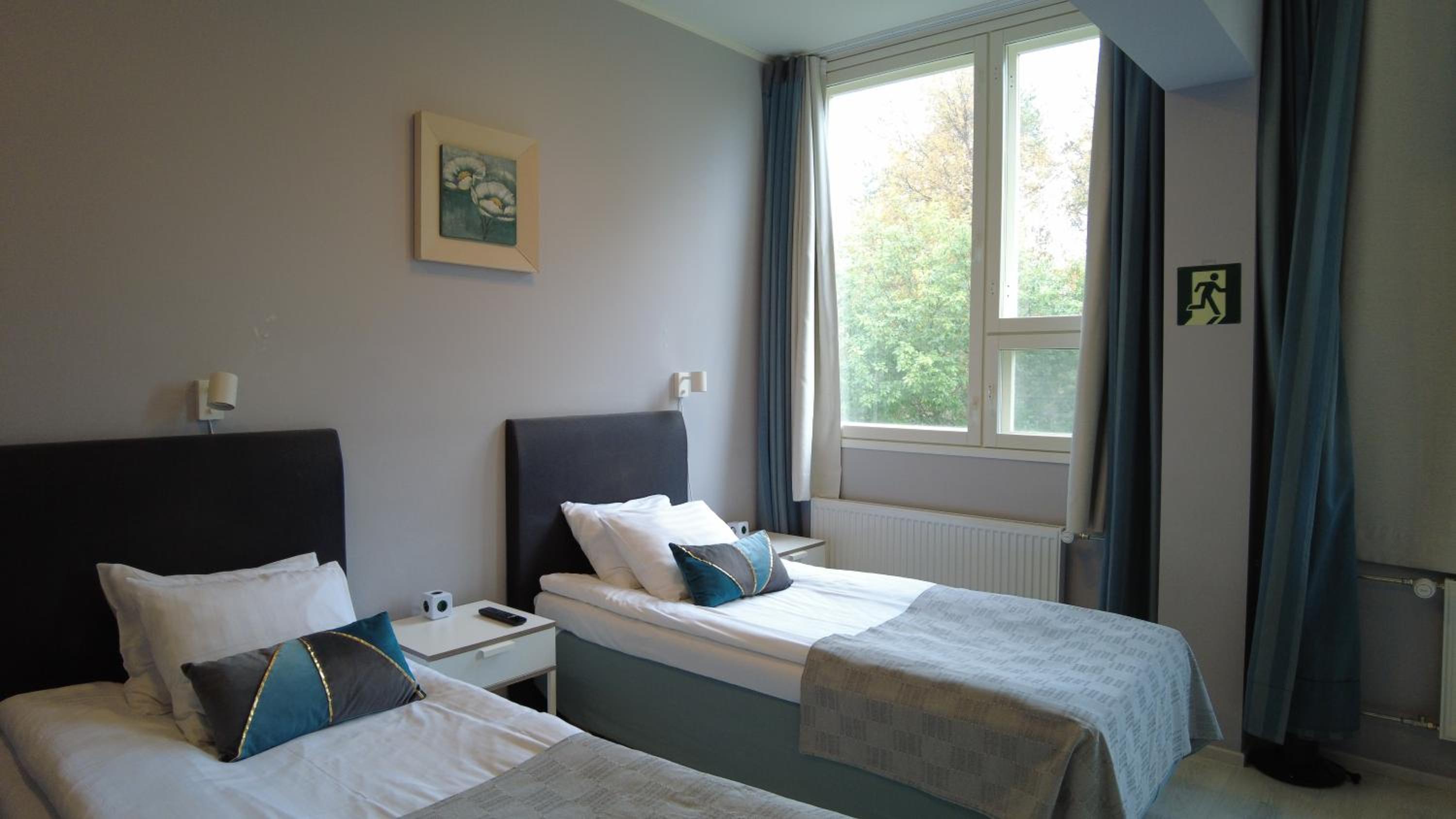 Small Twin Room photo 1
