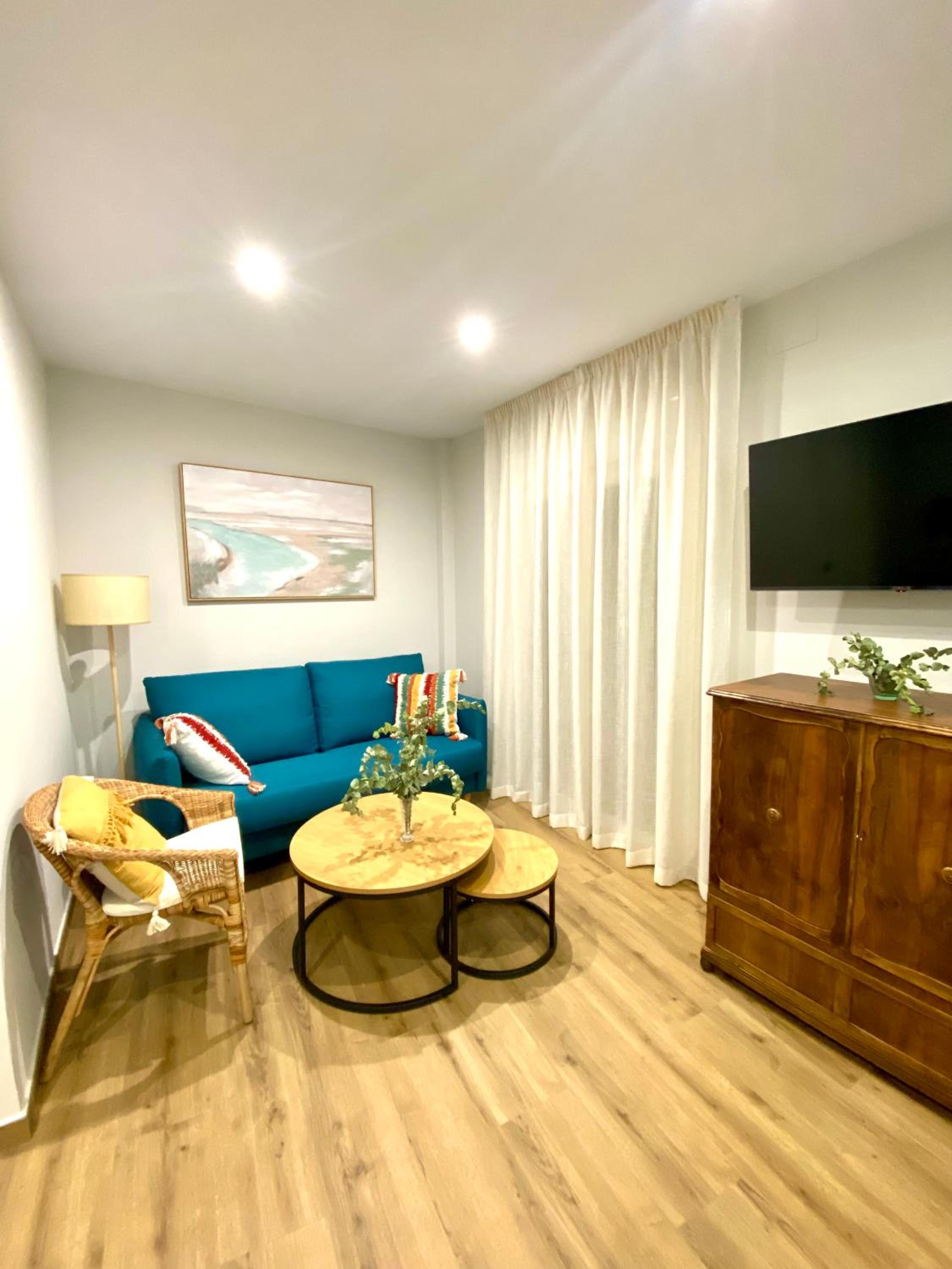 One-Bedroom Apartment photo 3