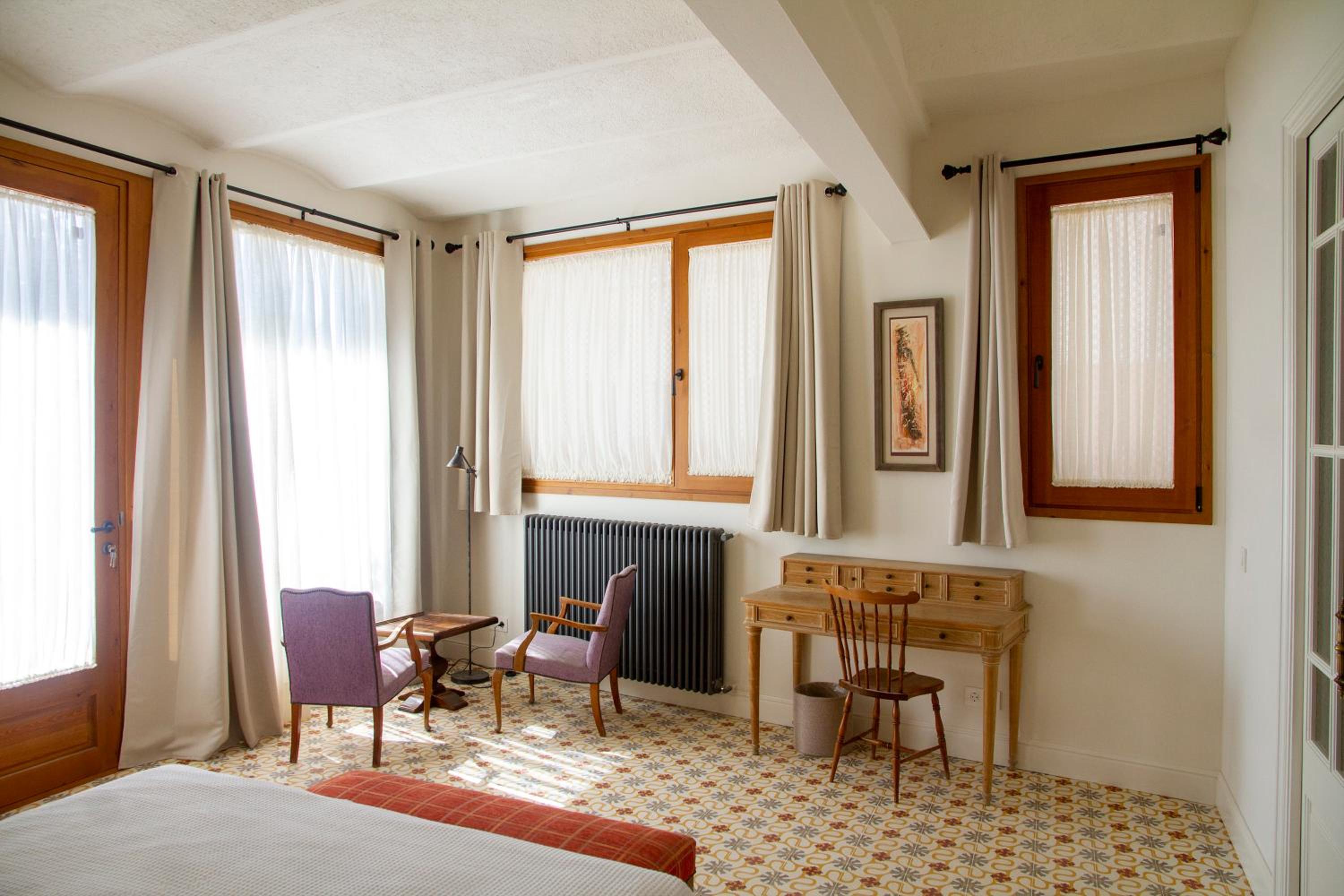 Double Room with Private Bathroom - Photo 12