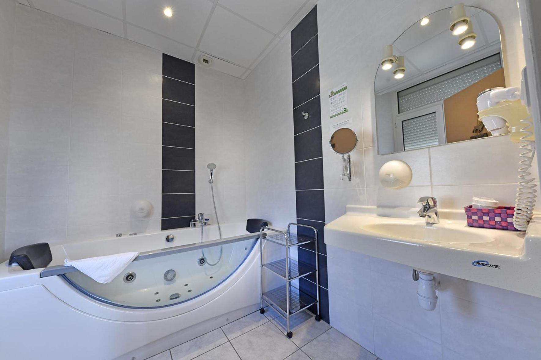 Superior Double Room - Photo 2