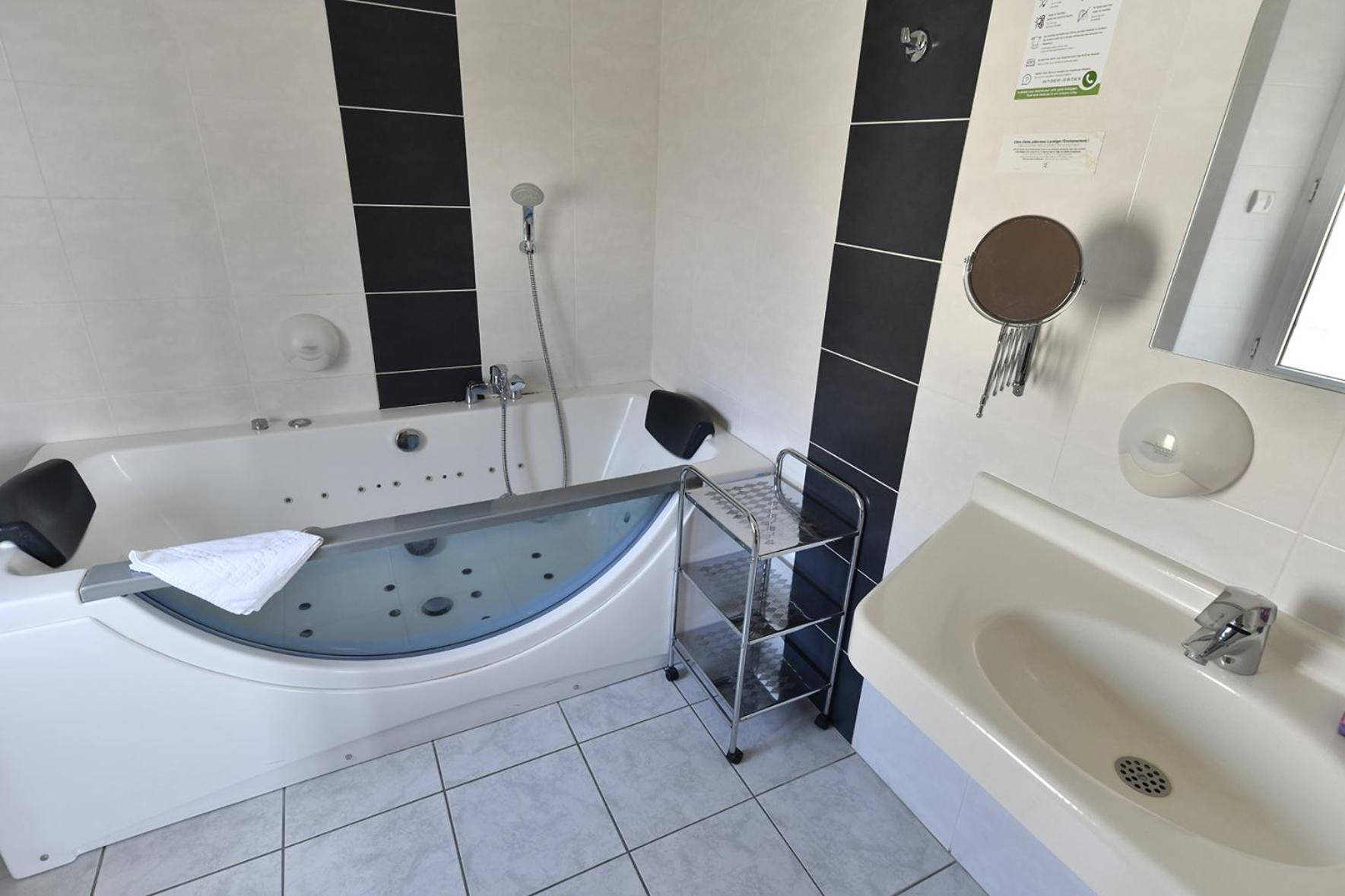 Superior Double Room - Photo 3