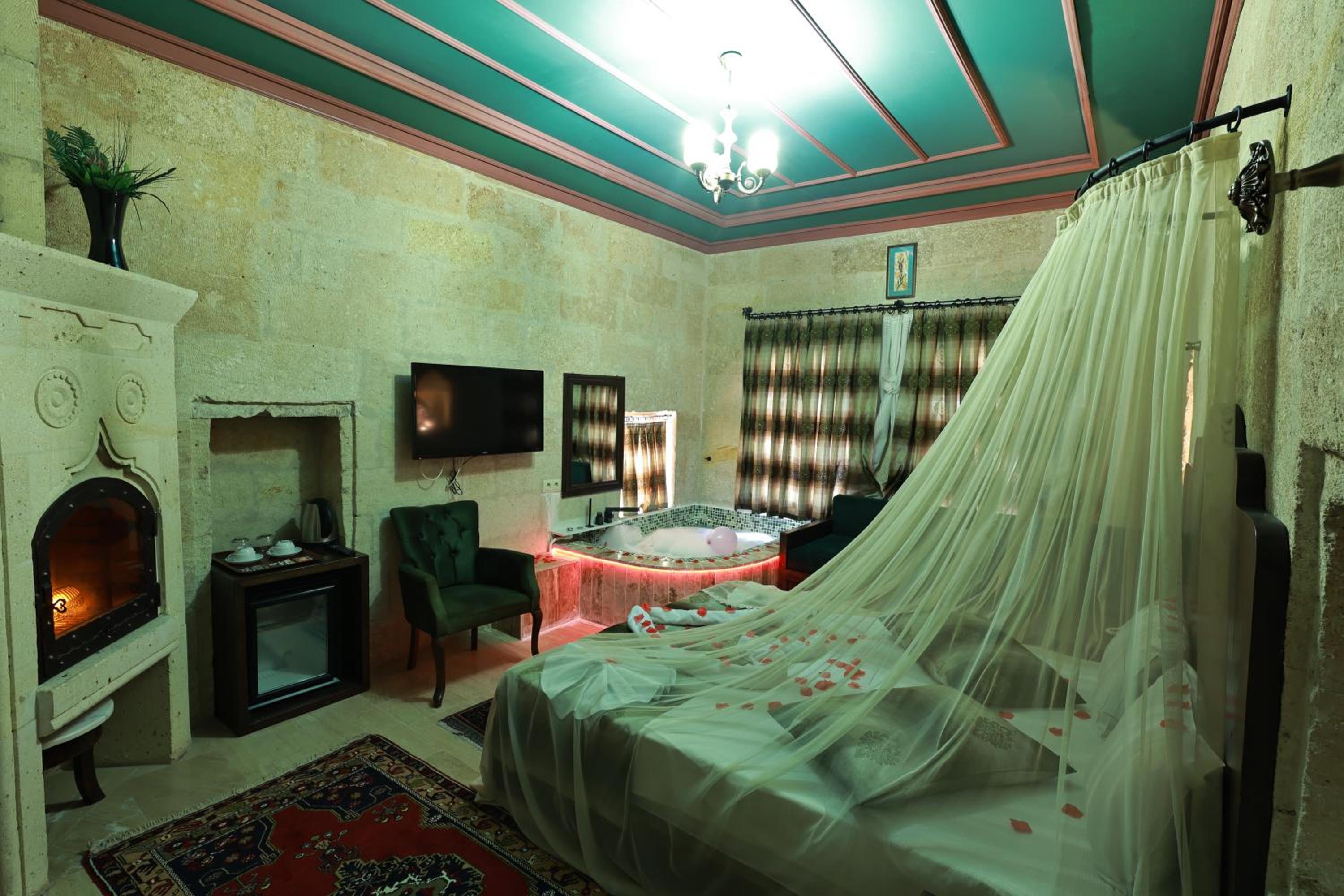 Superior Queen Room - Photo 8