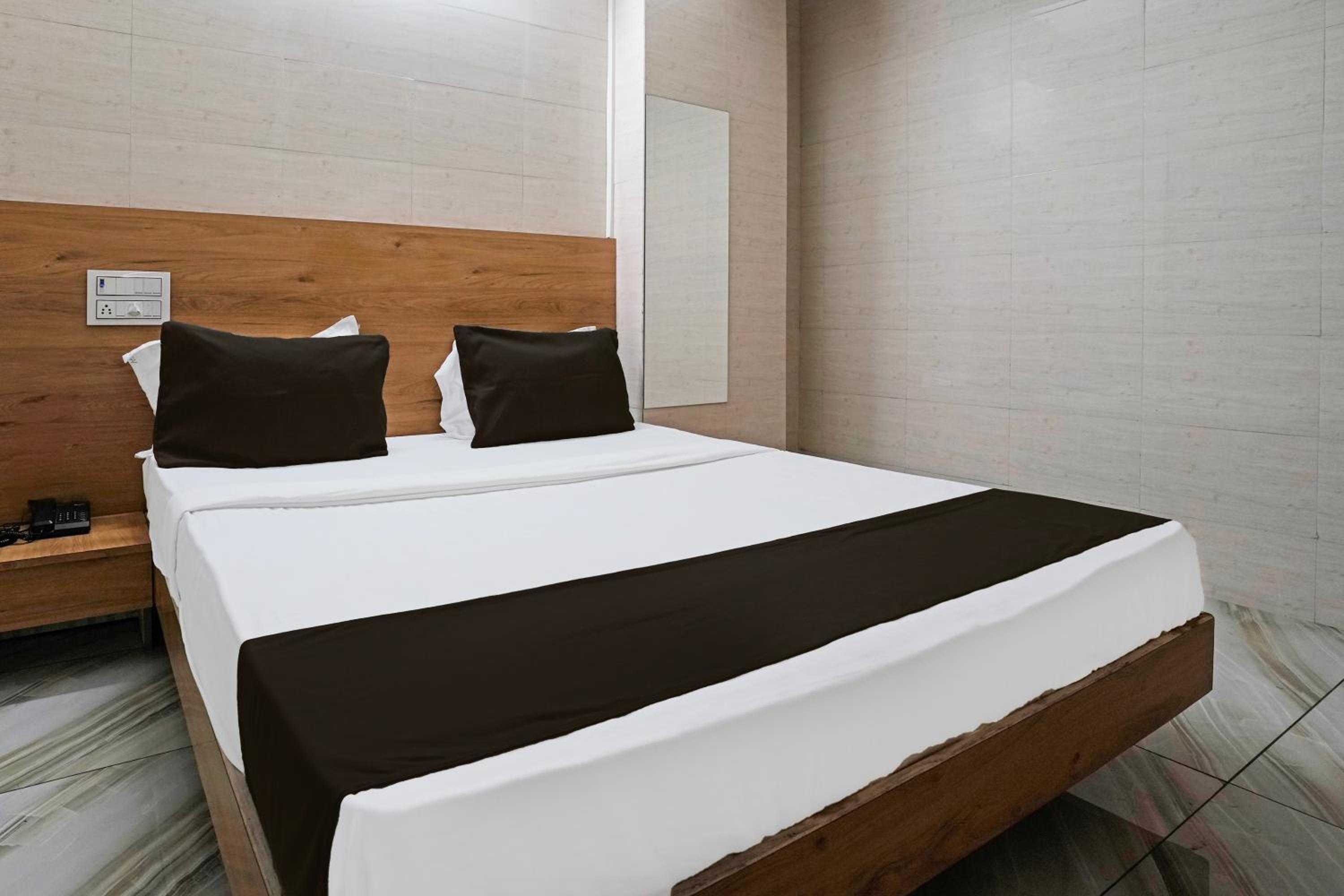 Classic Triple Room photo 2