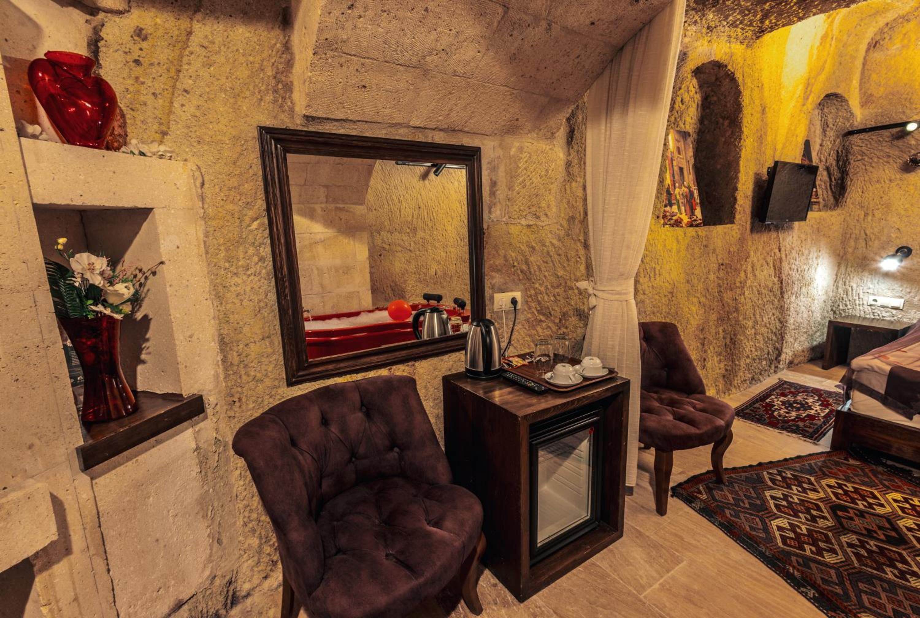 Queen Room with Spa Bath - Photo 8