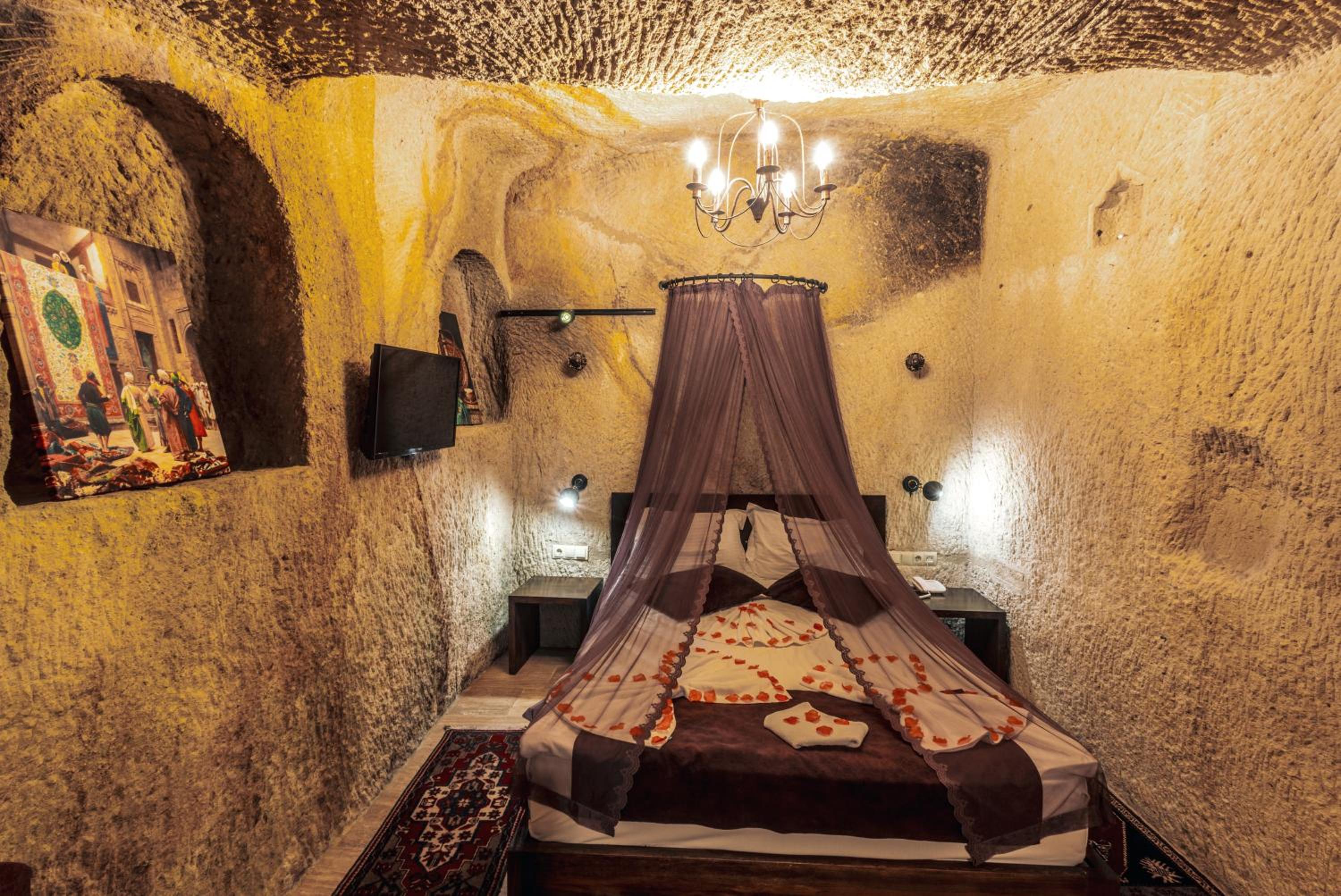 Queen Room with Spa Bath - Photo 3