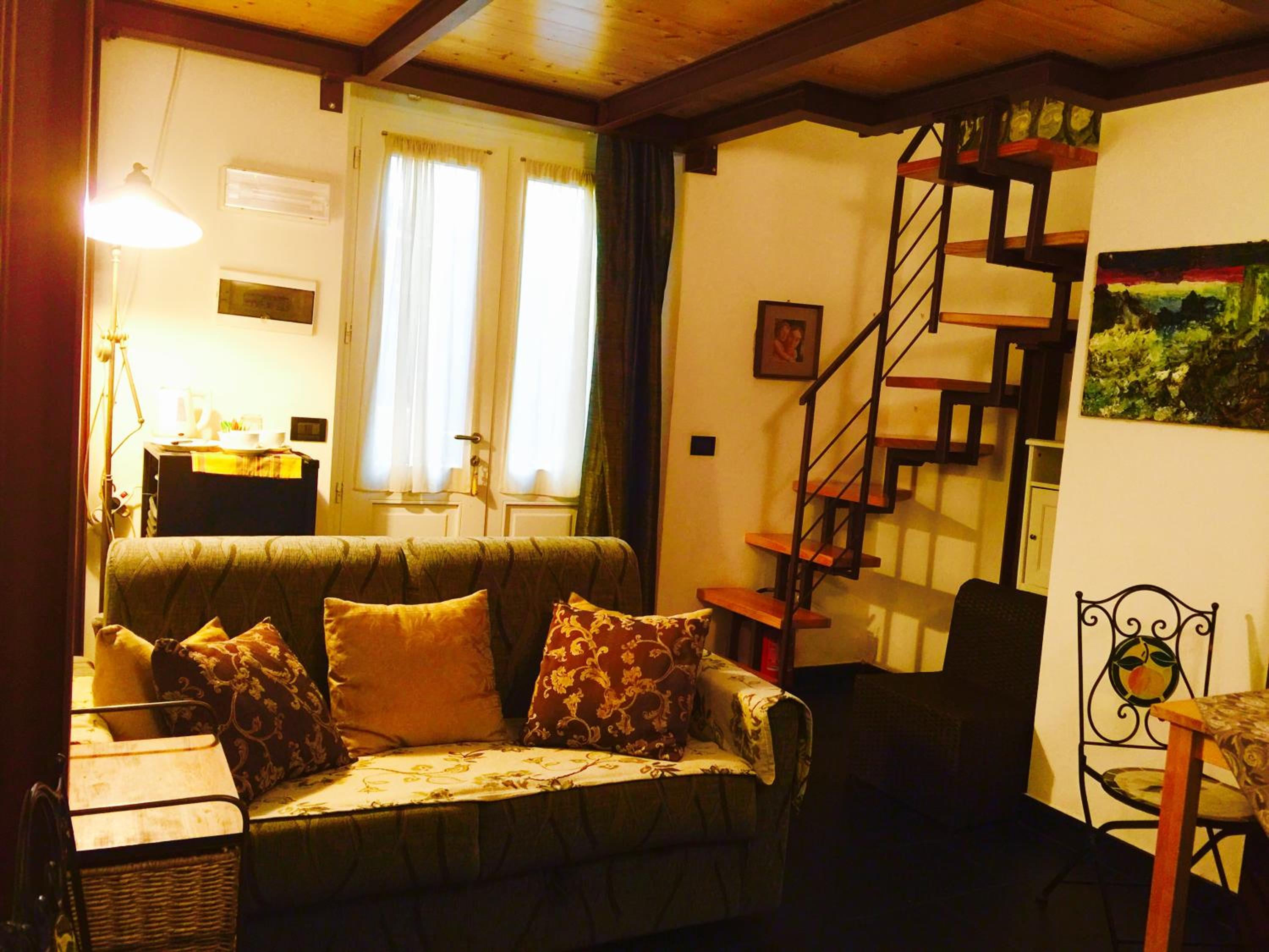 Double Room - Photo 7