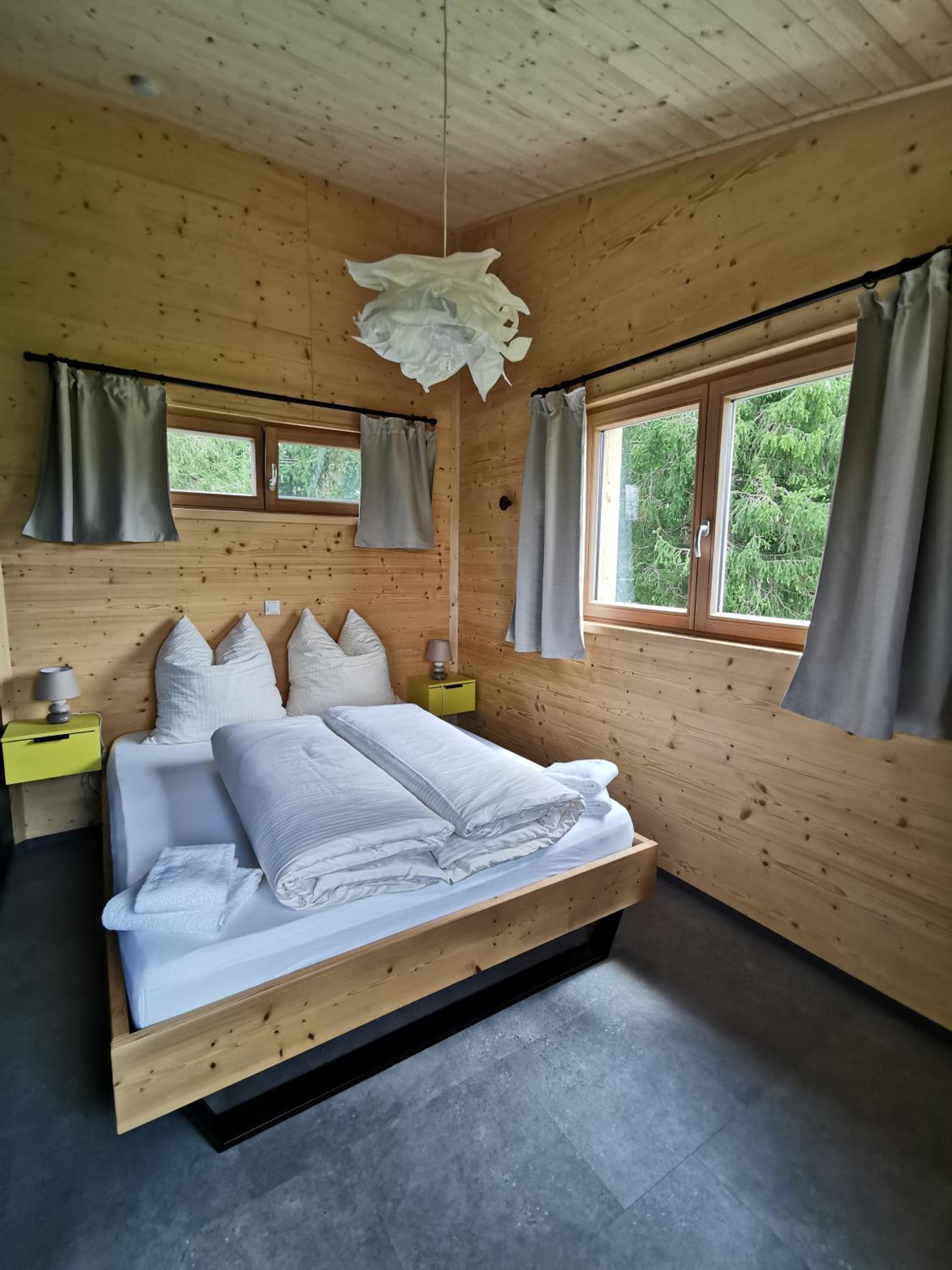 Baumhaus Biene photo 1