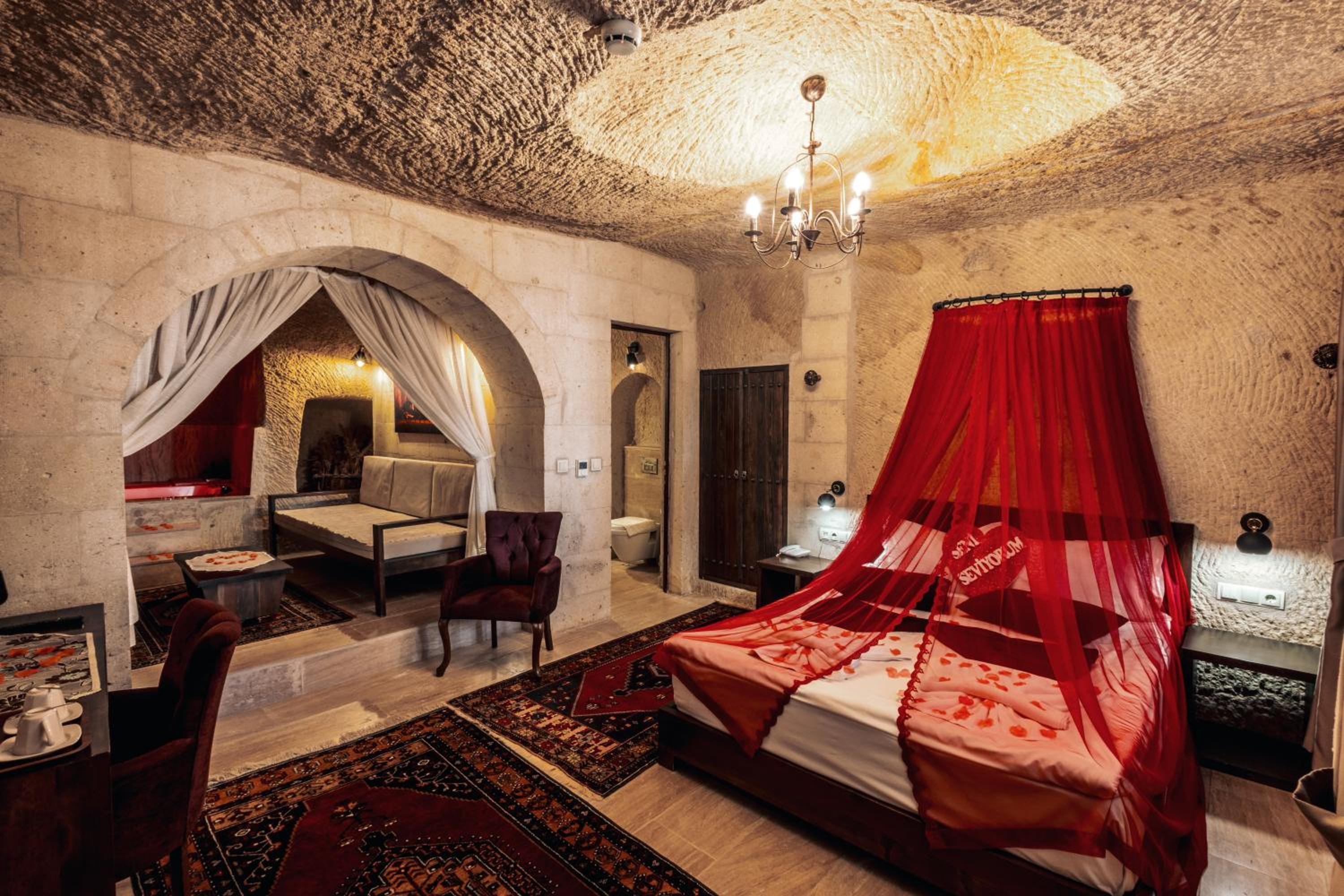 King Room with Spa Bath - Photo 6