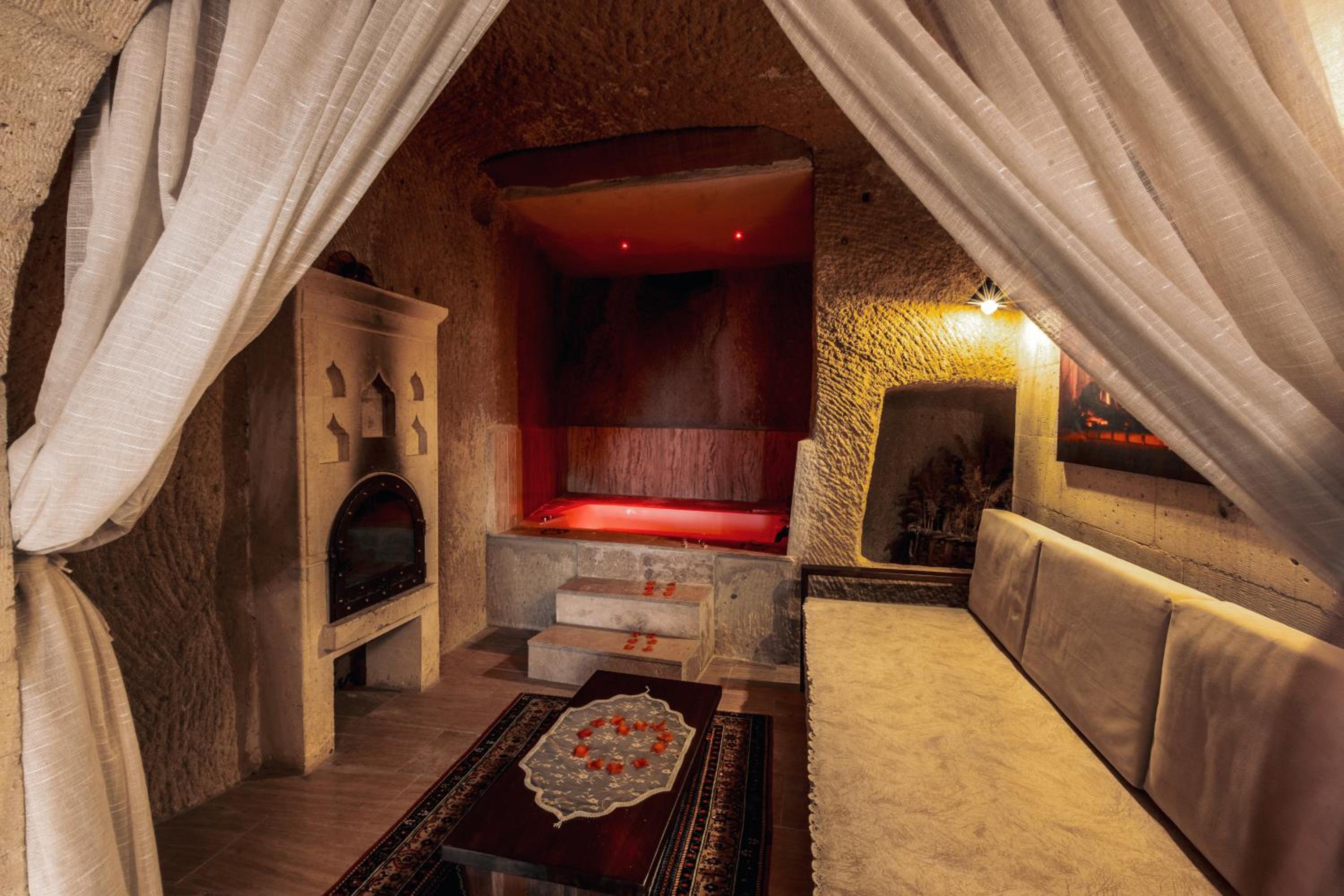 King Room with Spa Bath - Photo 3