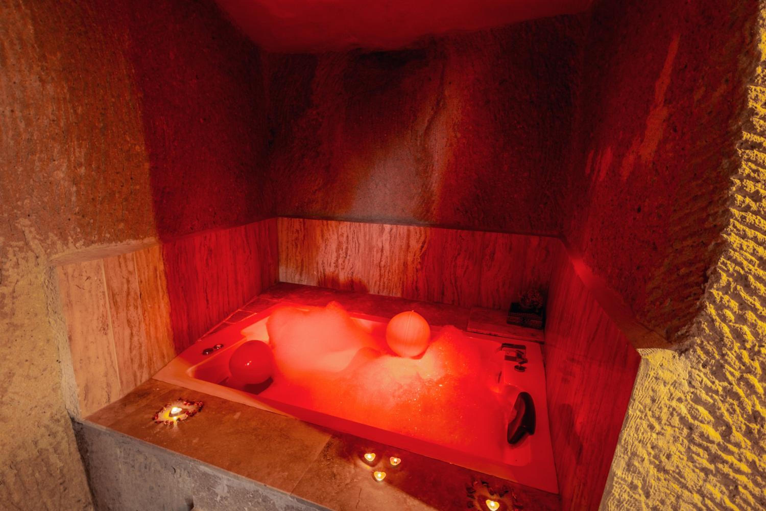 King Room with Spa Bath - Photo 22