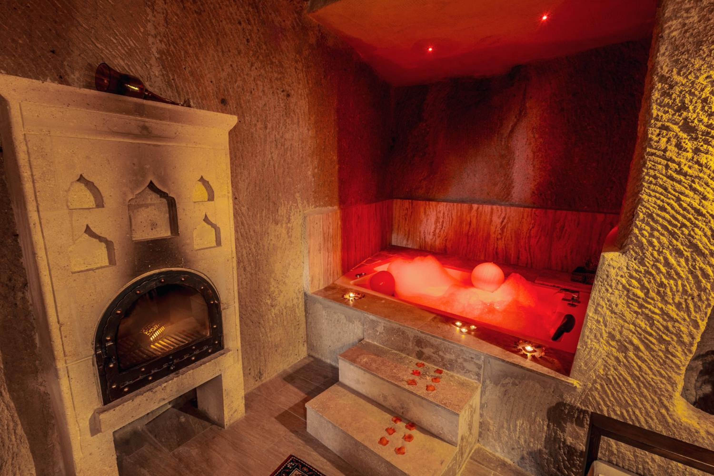 King Room with Spa Bath - Photo 21