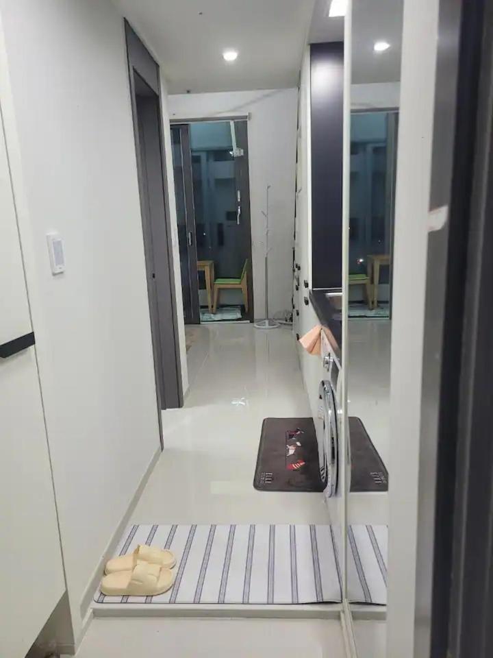 One-Bedroom Apartment With Park View
