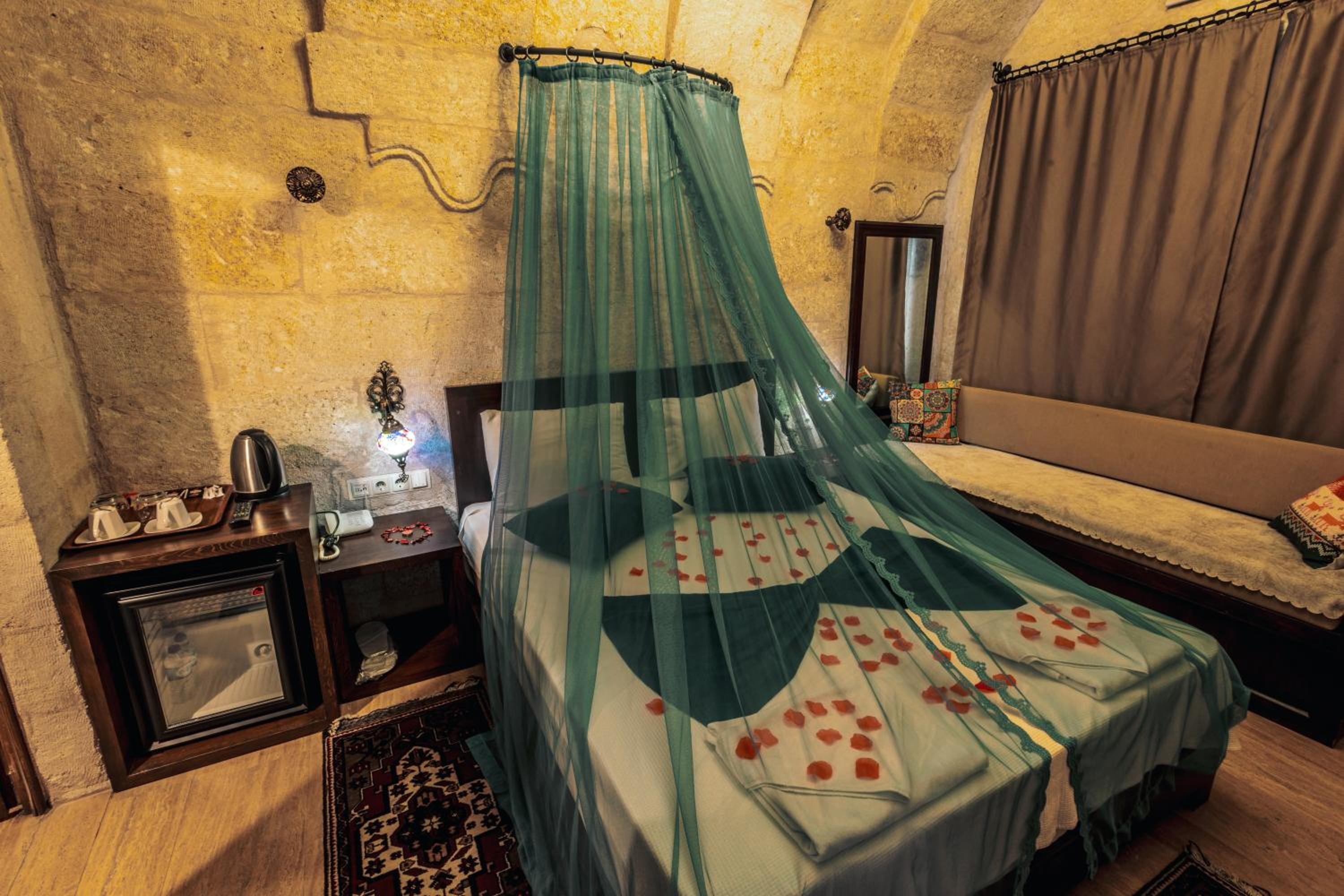 Deluxe Room - Photo 15