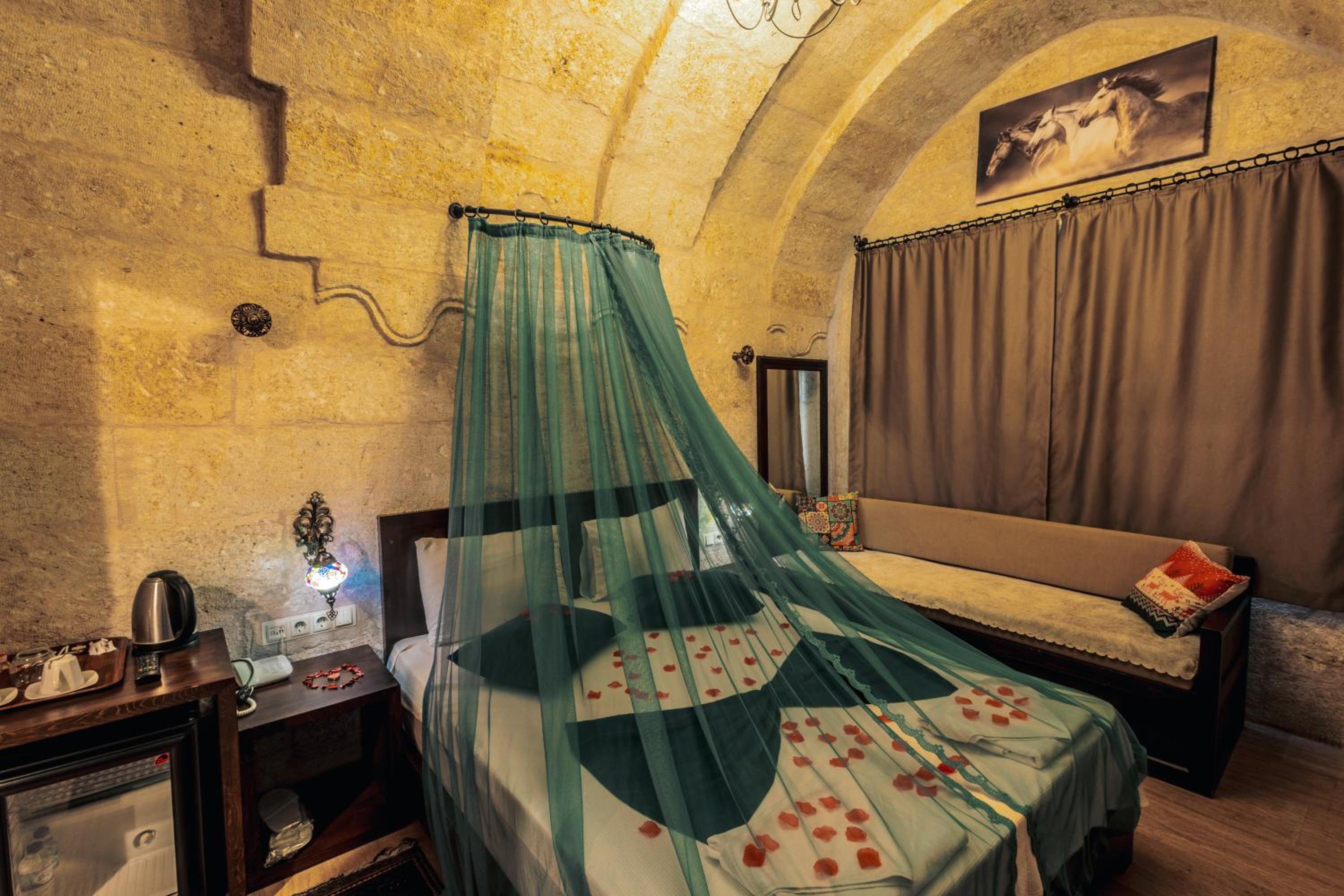 Deluxe Room - Photo 13