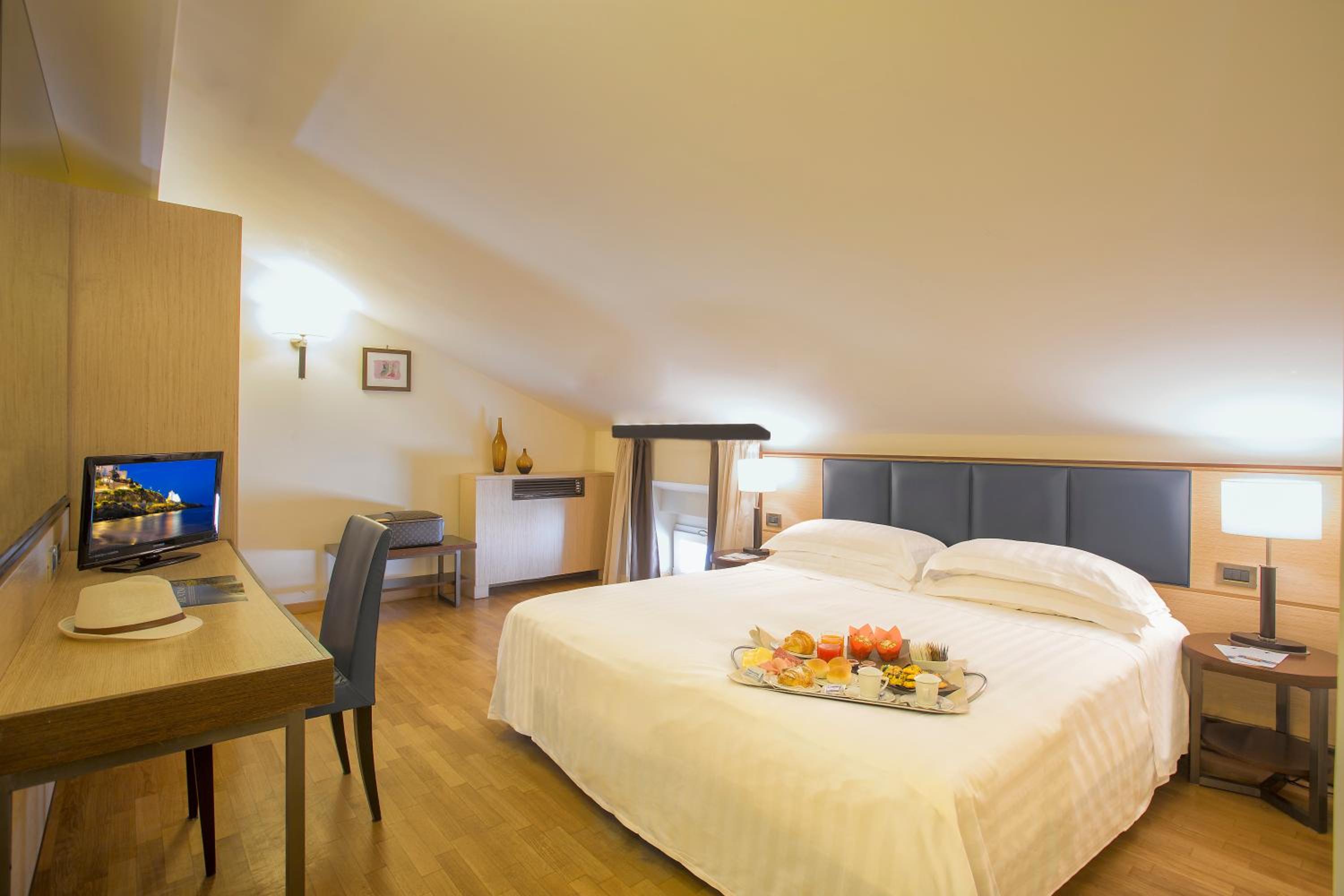 Economy Double Room photo 2