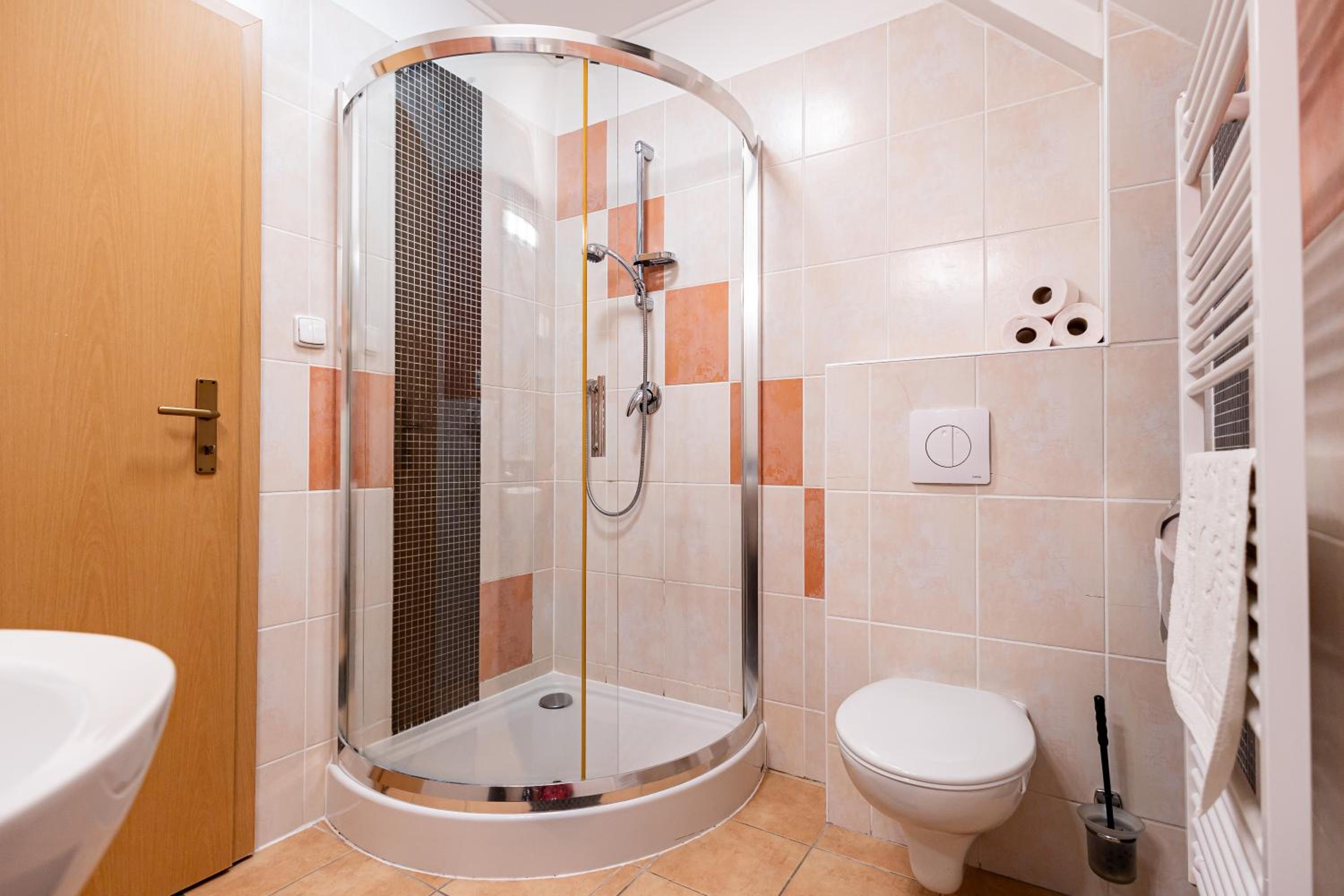 Standard Double Room - Photo 5
