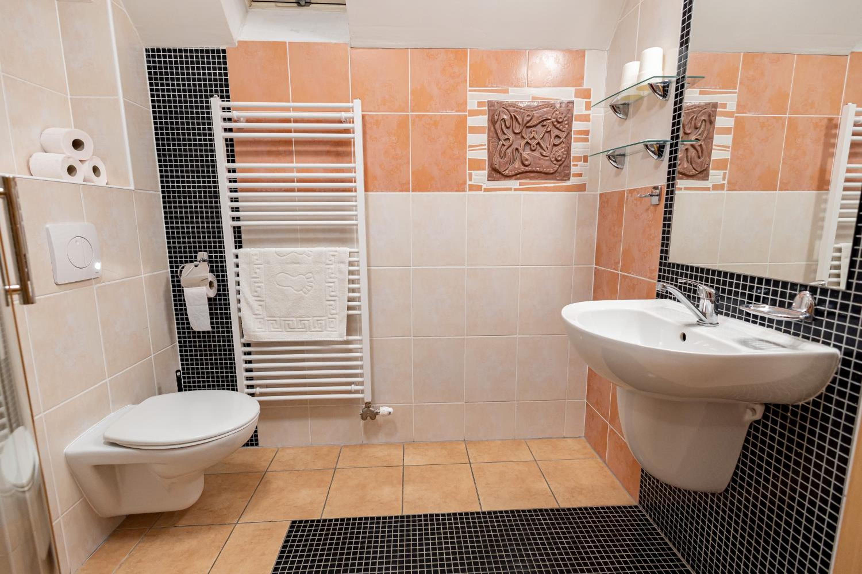 Standard Double Room - Photo 6