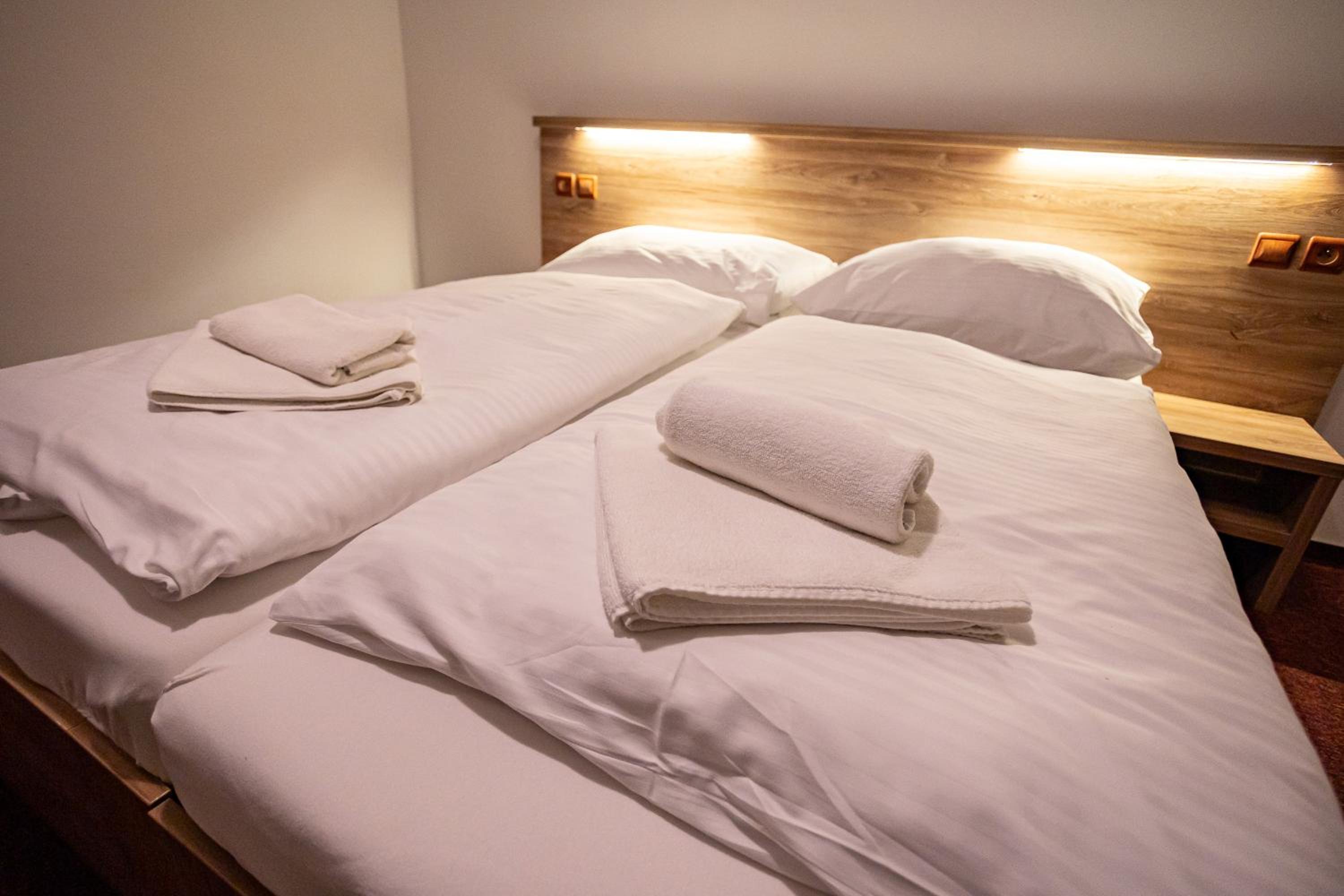 Standard Double Room - Photo 2