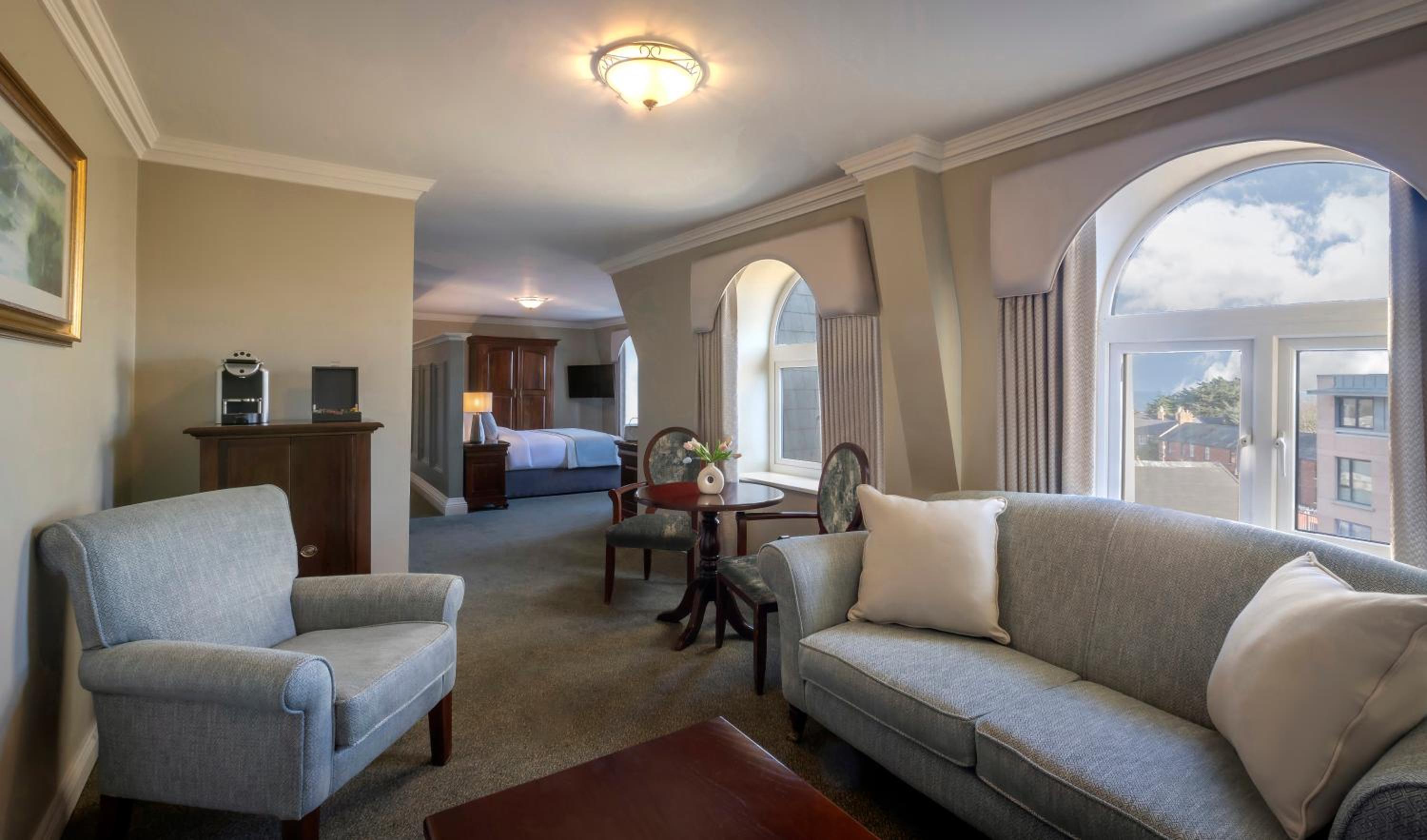 Executive Suite - Photo 4