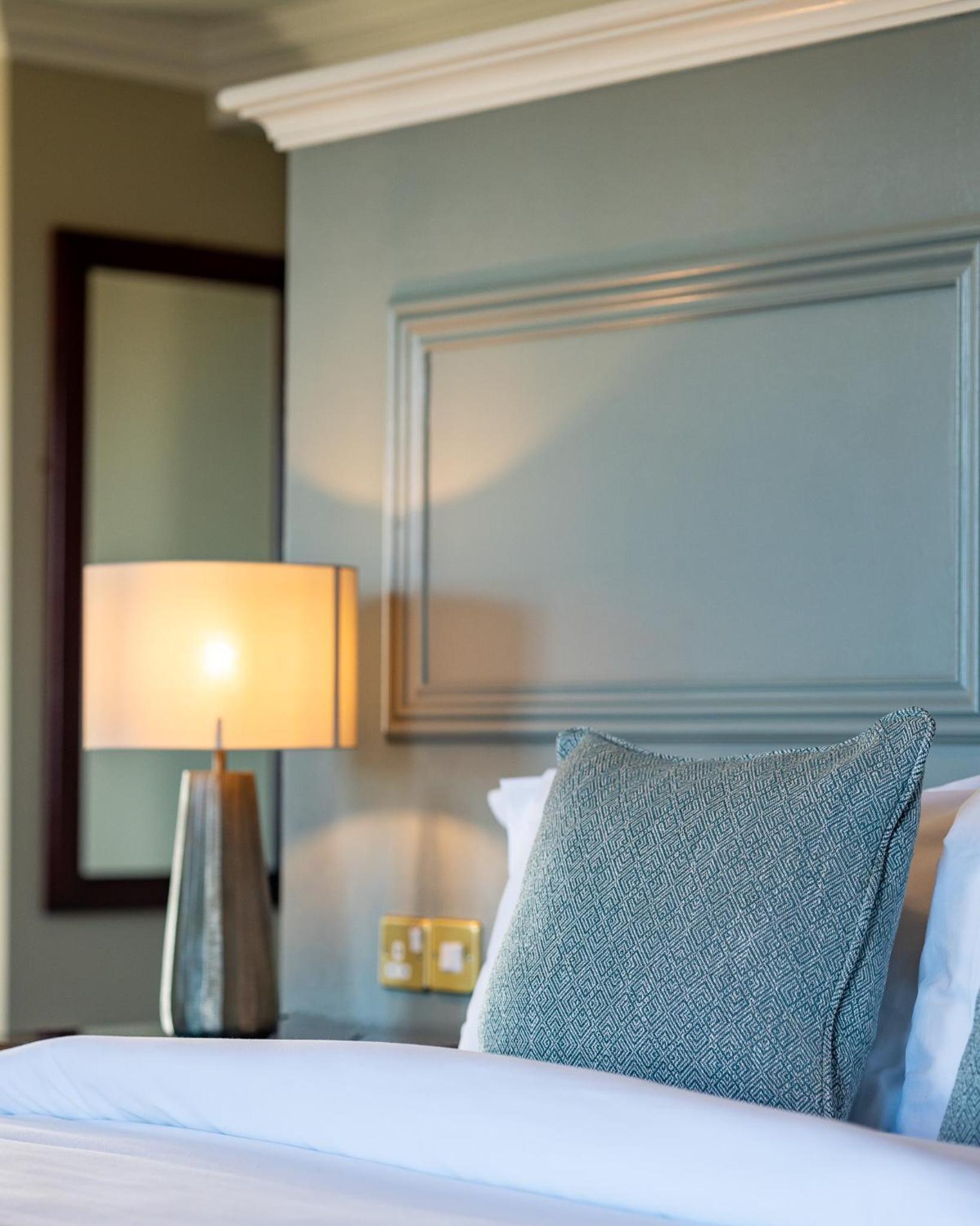 Executive Suite - Photo 3