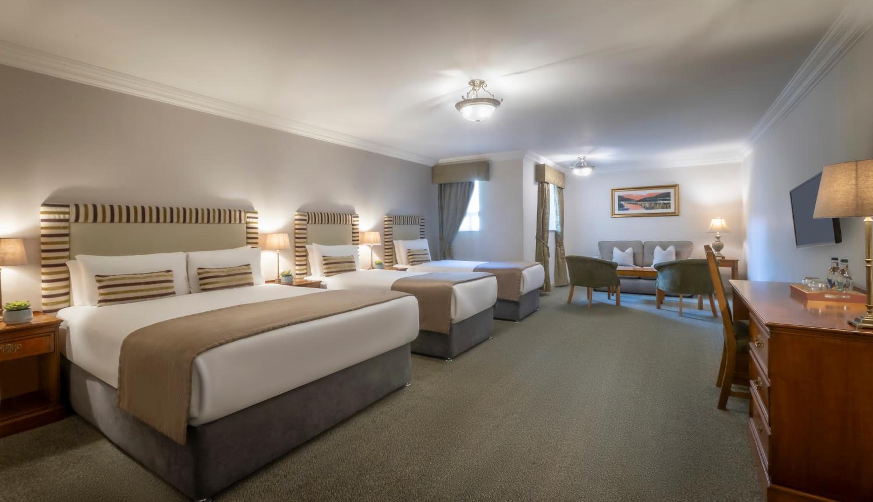 Deluxe Quadruple Room