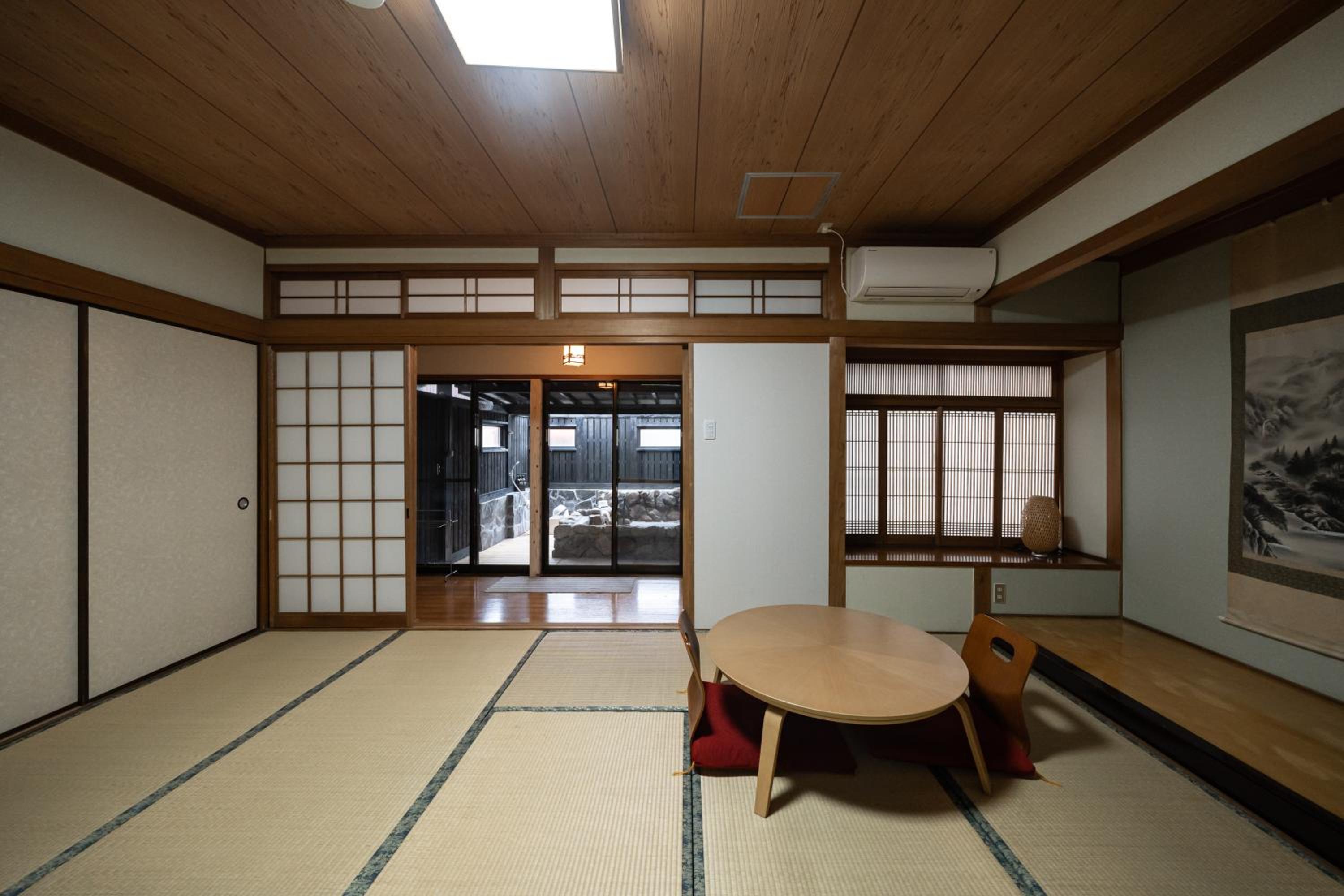 Quadruple Room with Private Bathroom