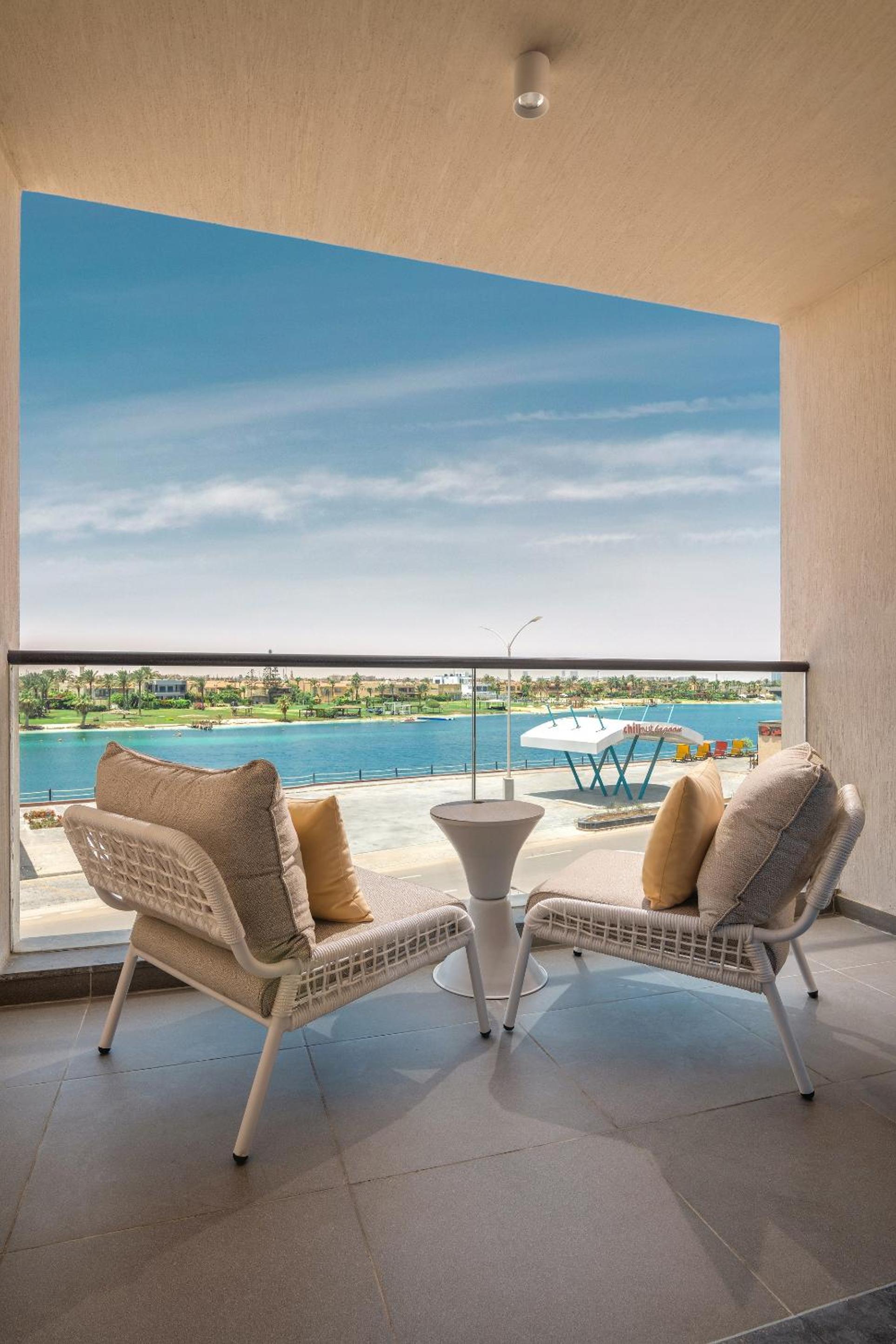 Lagoon View Room - King Bed - Photo 2