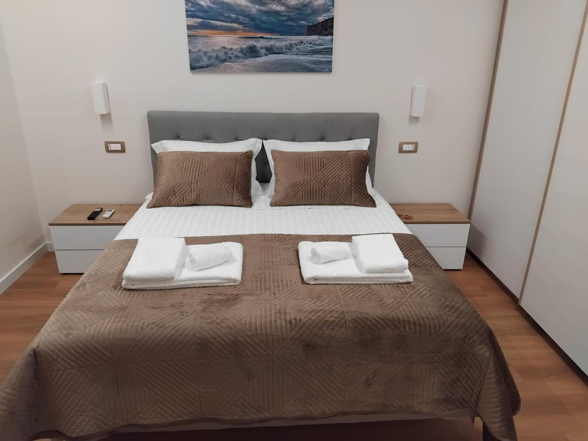 One-Bedroom Apartment photo 2