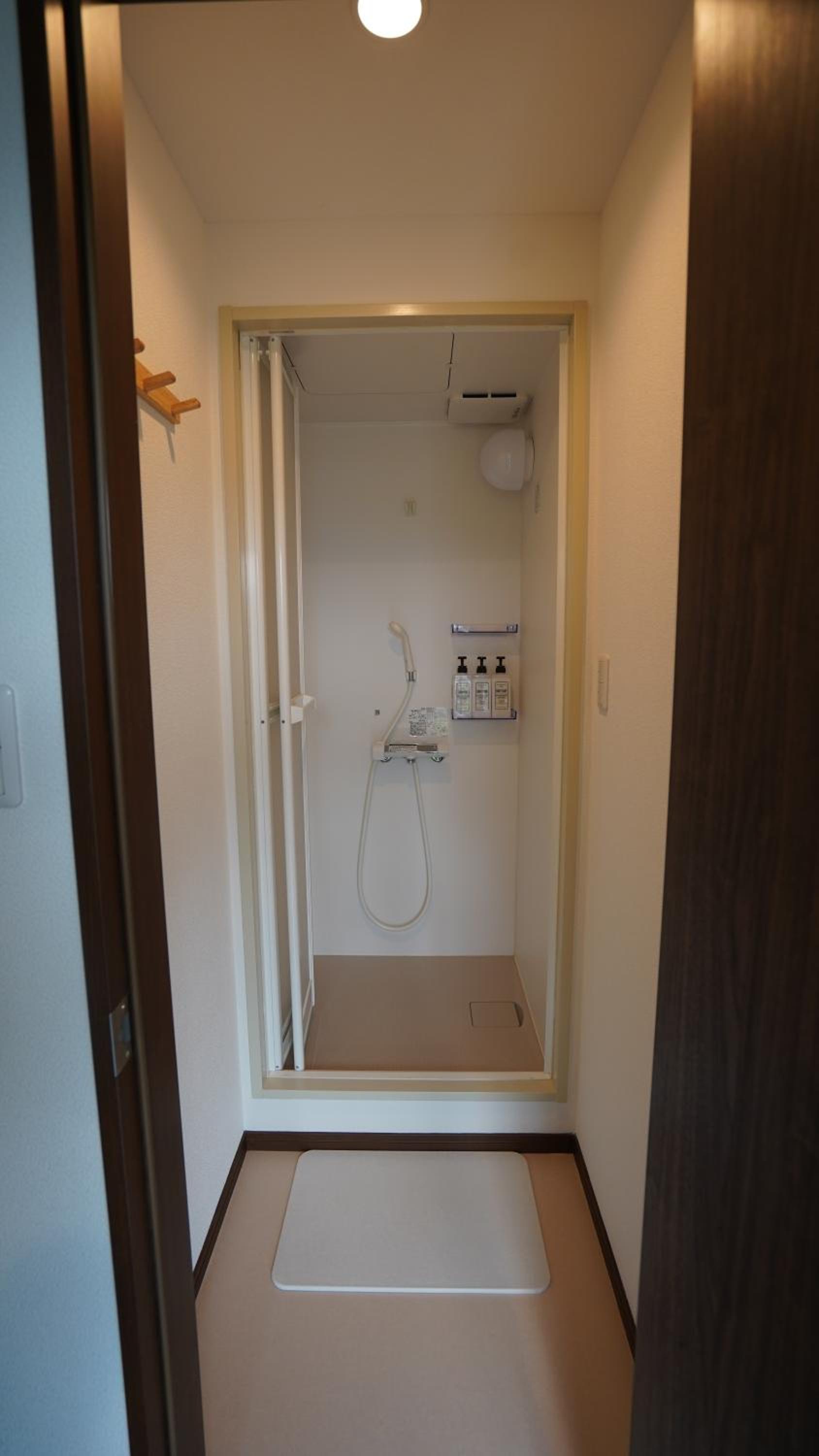 Double Room with Private Bathroom - Photo 2