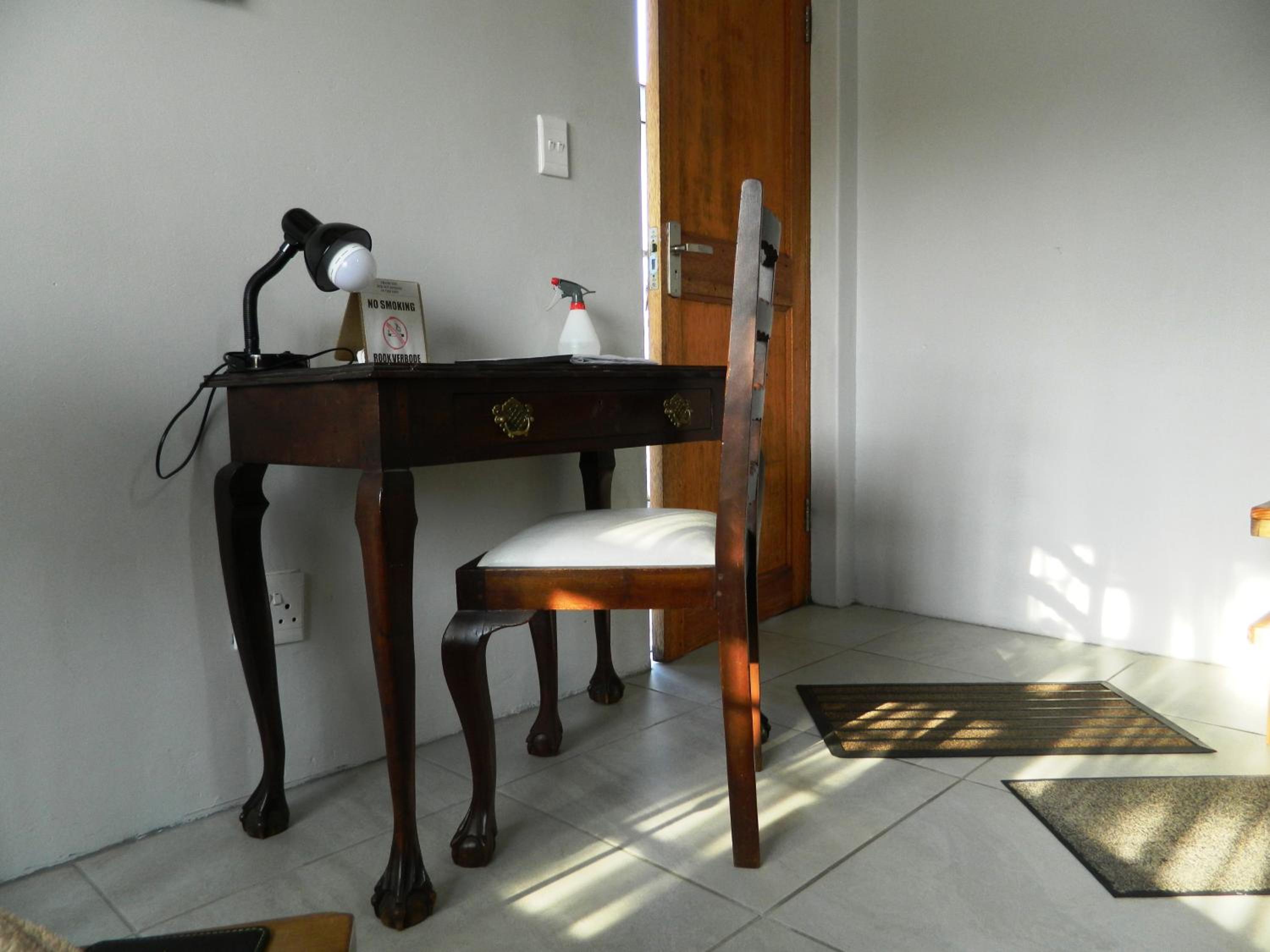 Standard Queen Room - Photo 2
