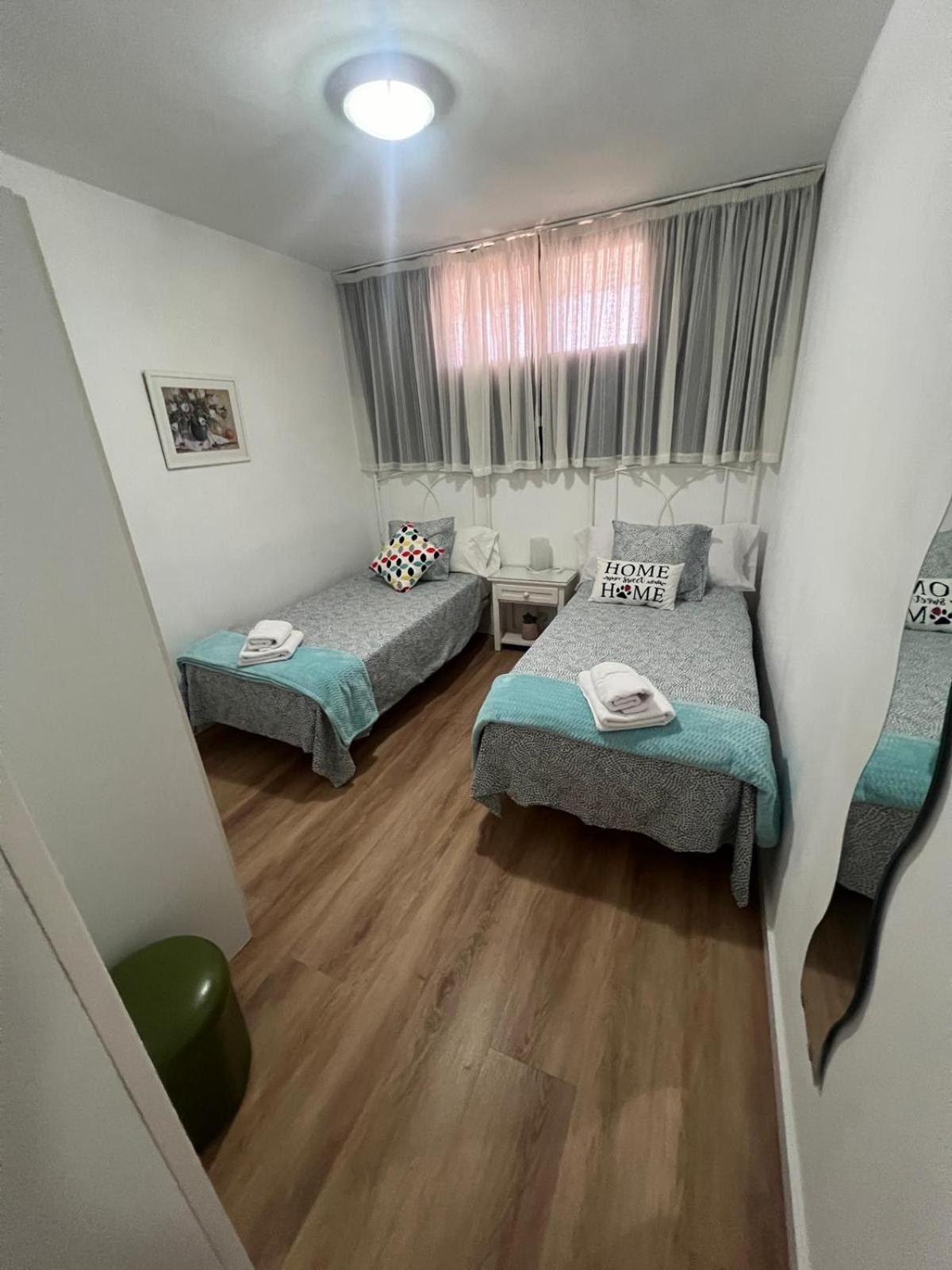 Apartamento de dos habitaciones con terraza y vista al mar