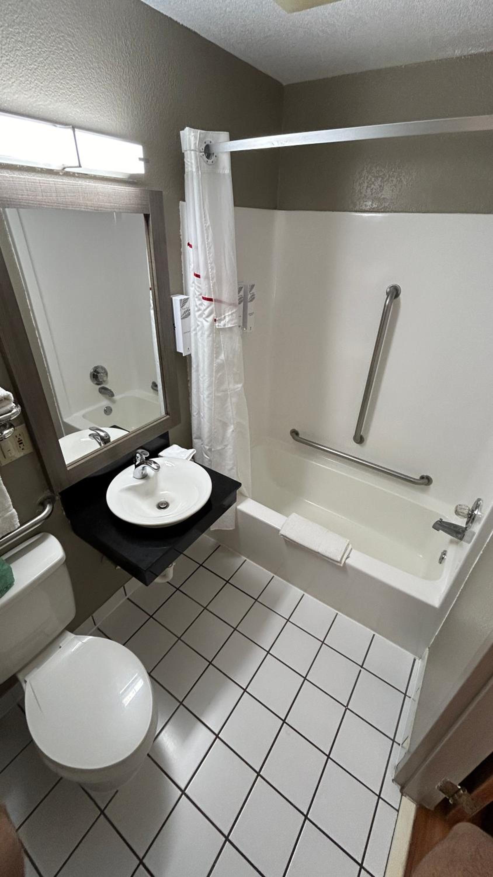Superior Two Queen Beds Disability Access Non-Smoking photo 3