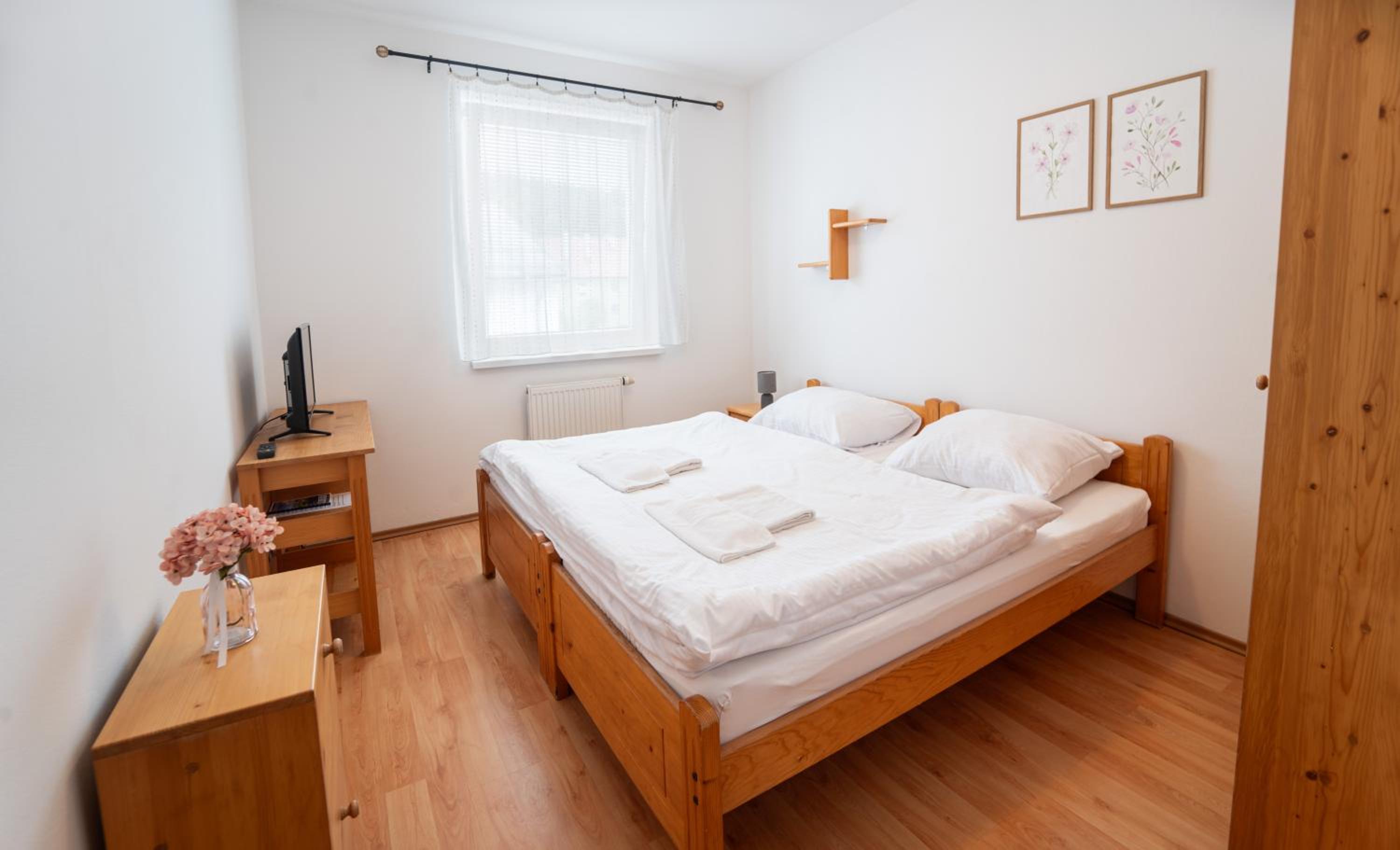 Twin Room with Extra Bed photo 1