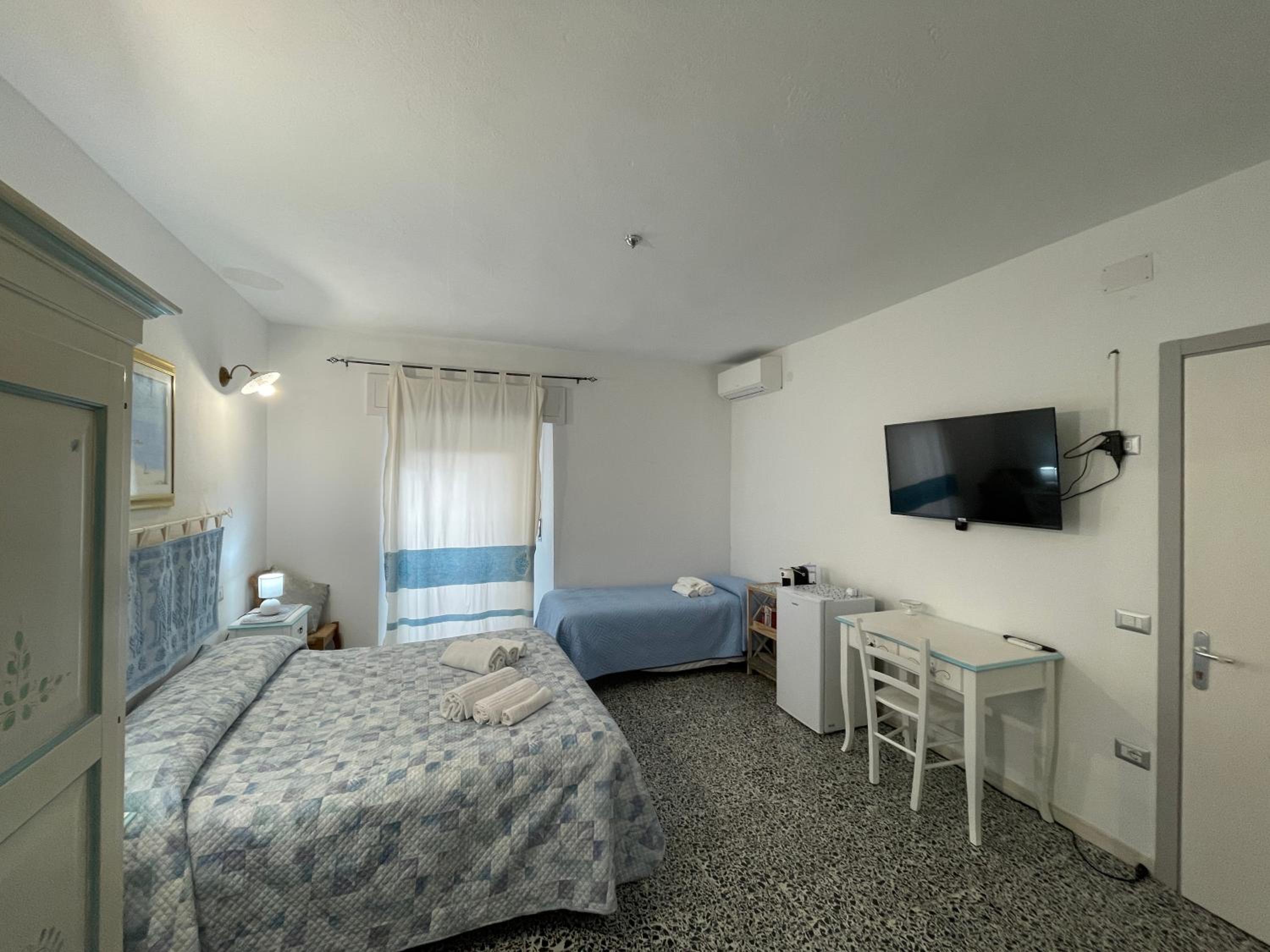 Double or Twin Room - Disability Access photo 2
