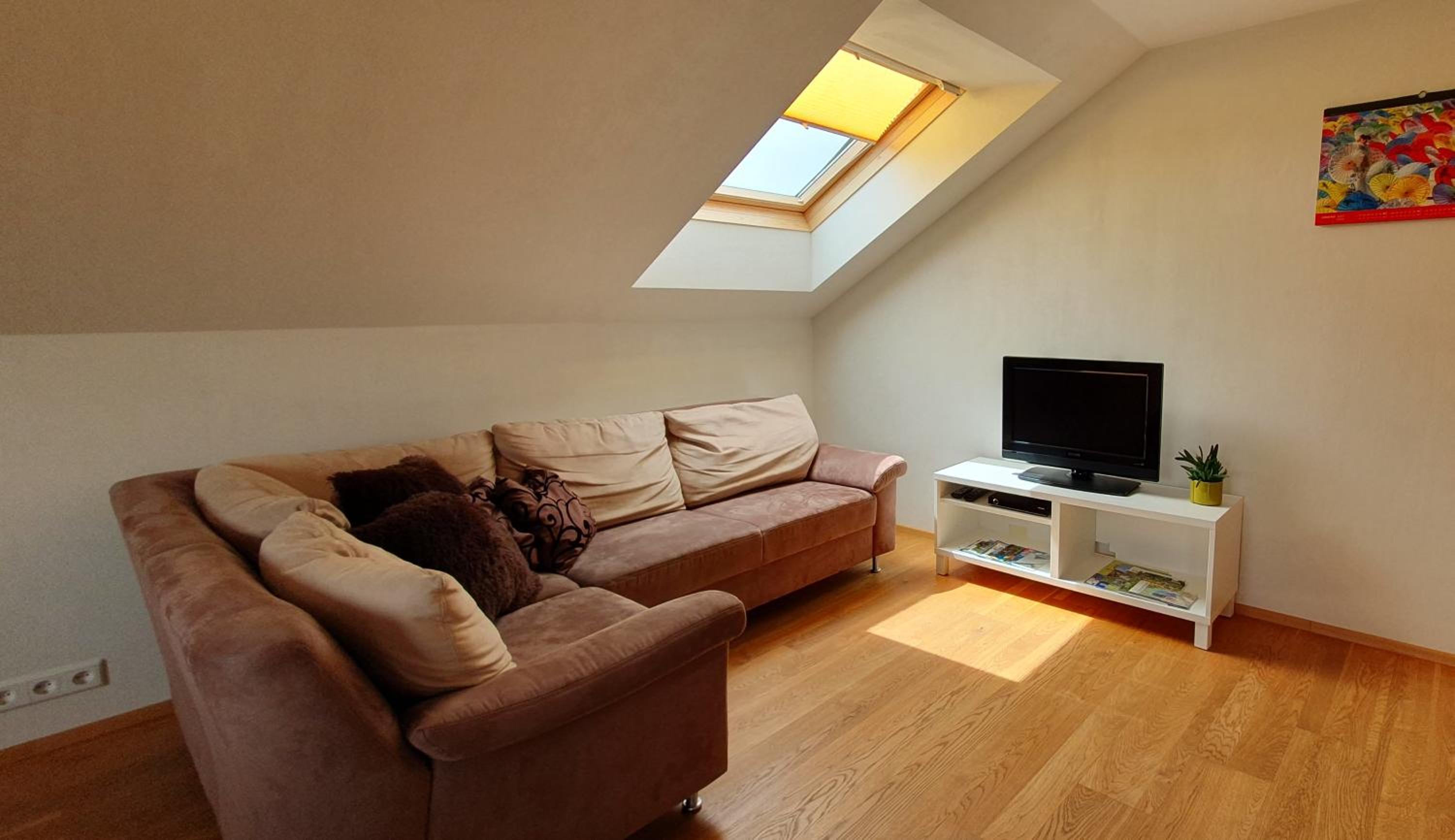 One-Bedroom Apartment photo 1