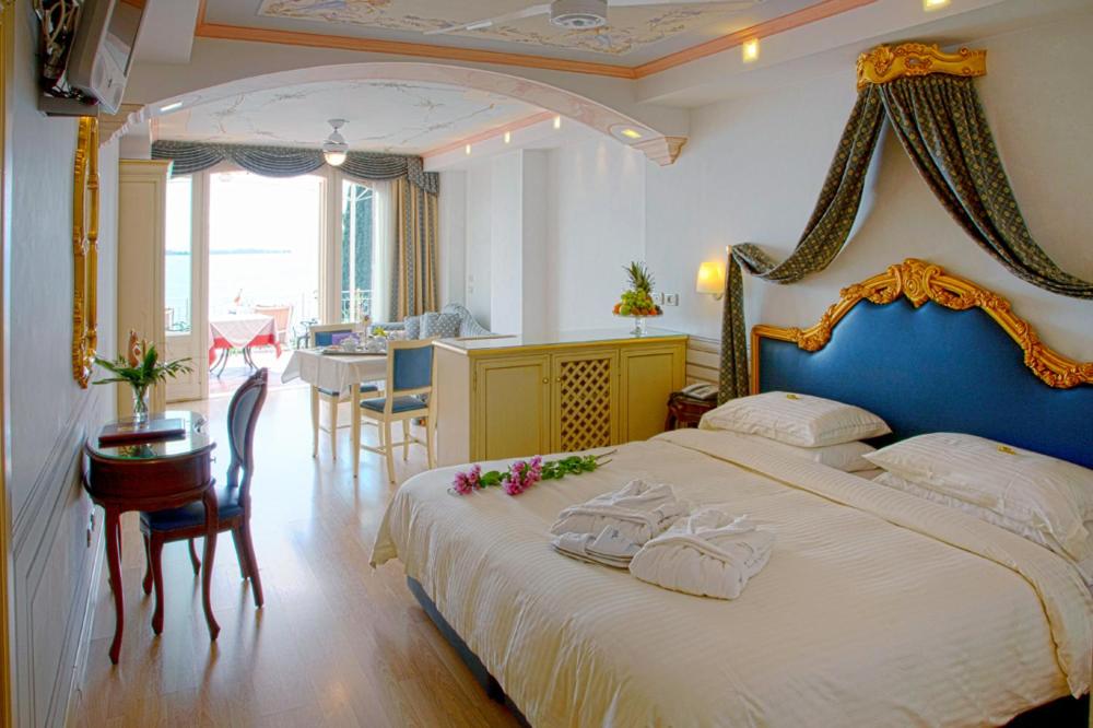 Deluxe Family Suite