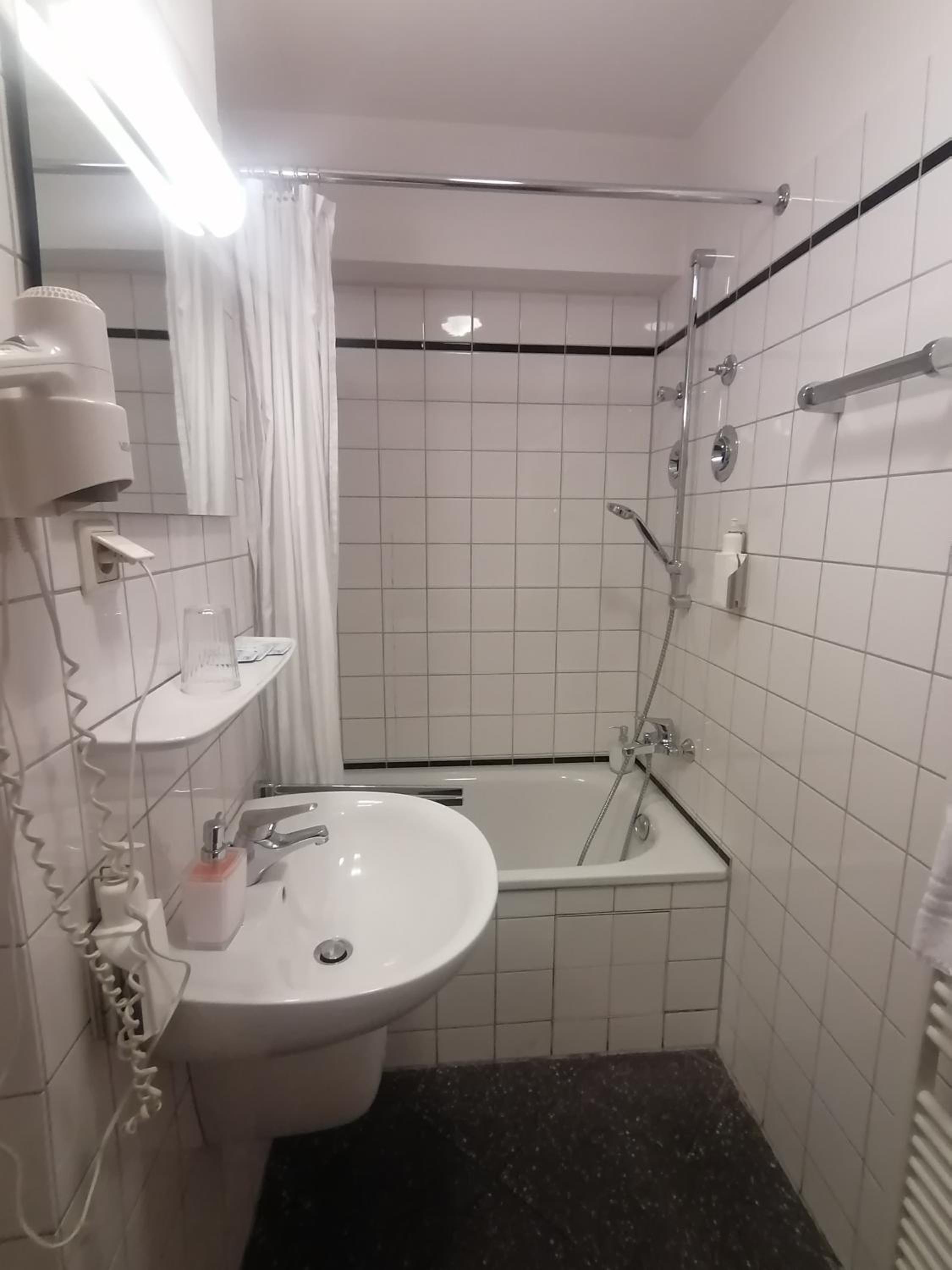 Double Room with Private Bathroom photo 3