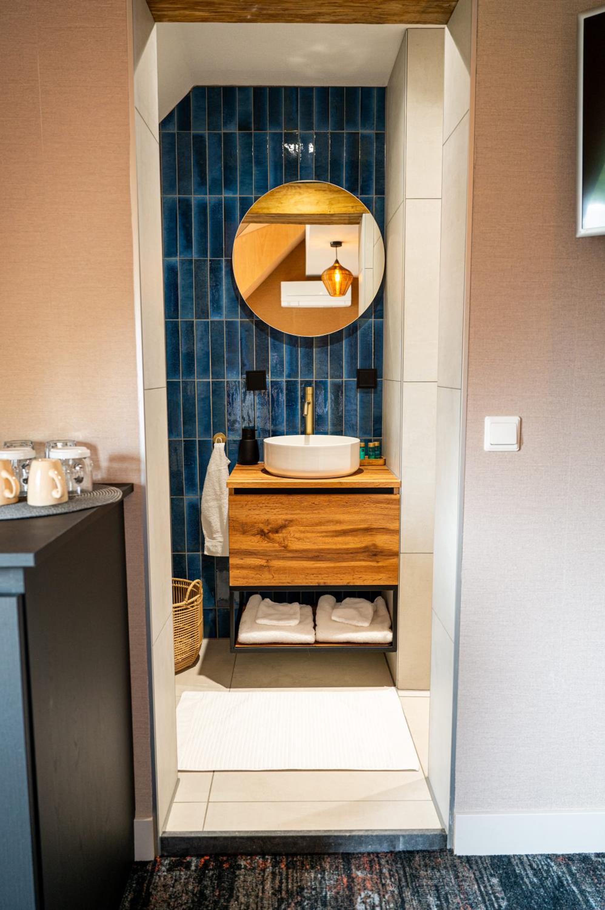 Deluxe Double or Twin Room photo 3