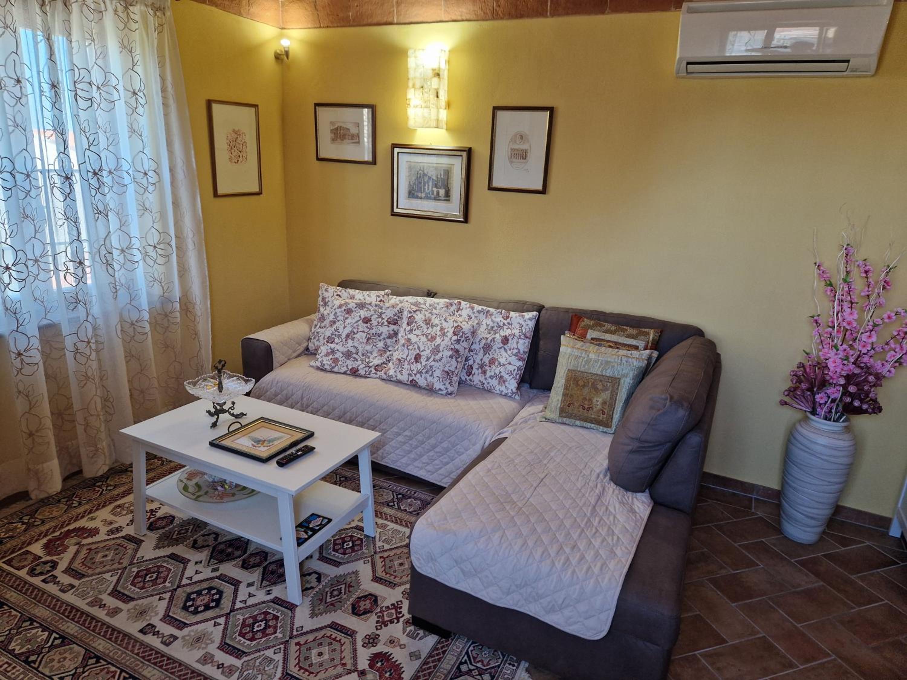 Apartment - Split Level