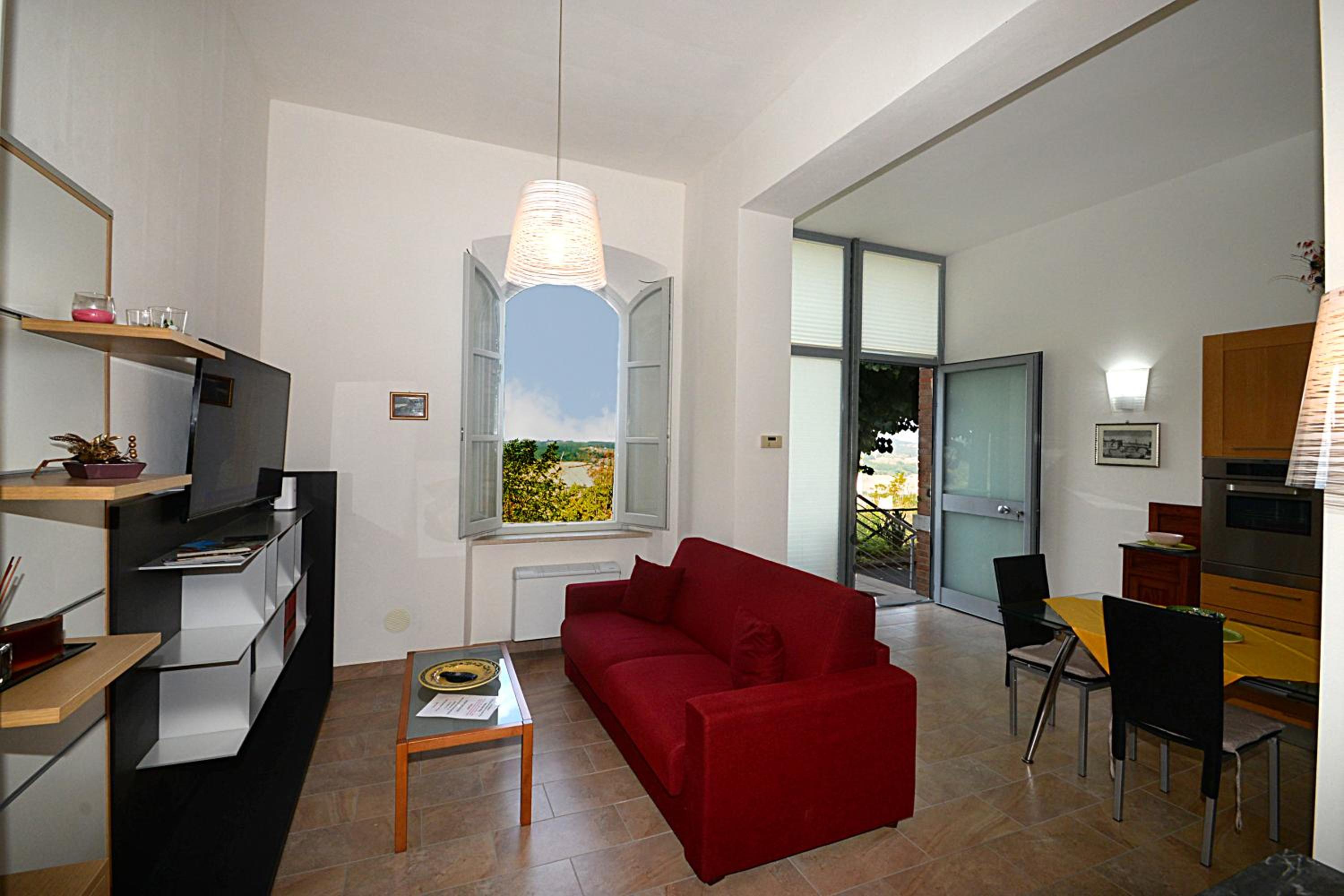 One-Bedroom Apartment photo 1