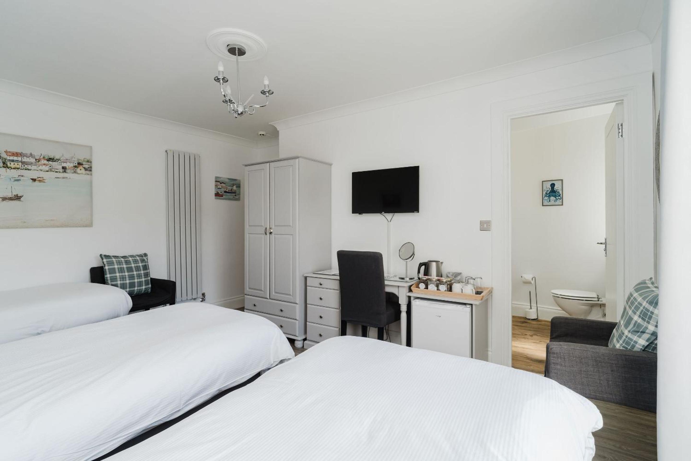 Triple Room with Shower - Photo 4