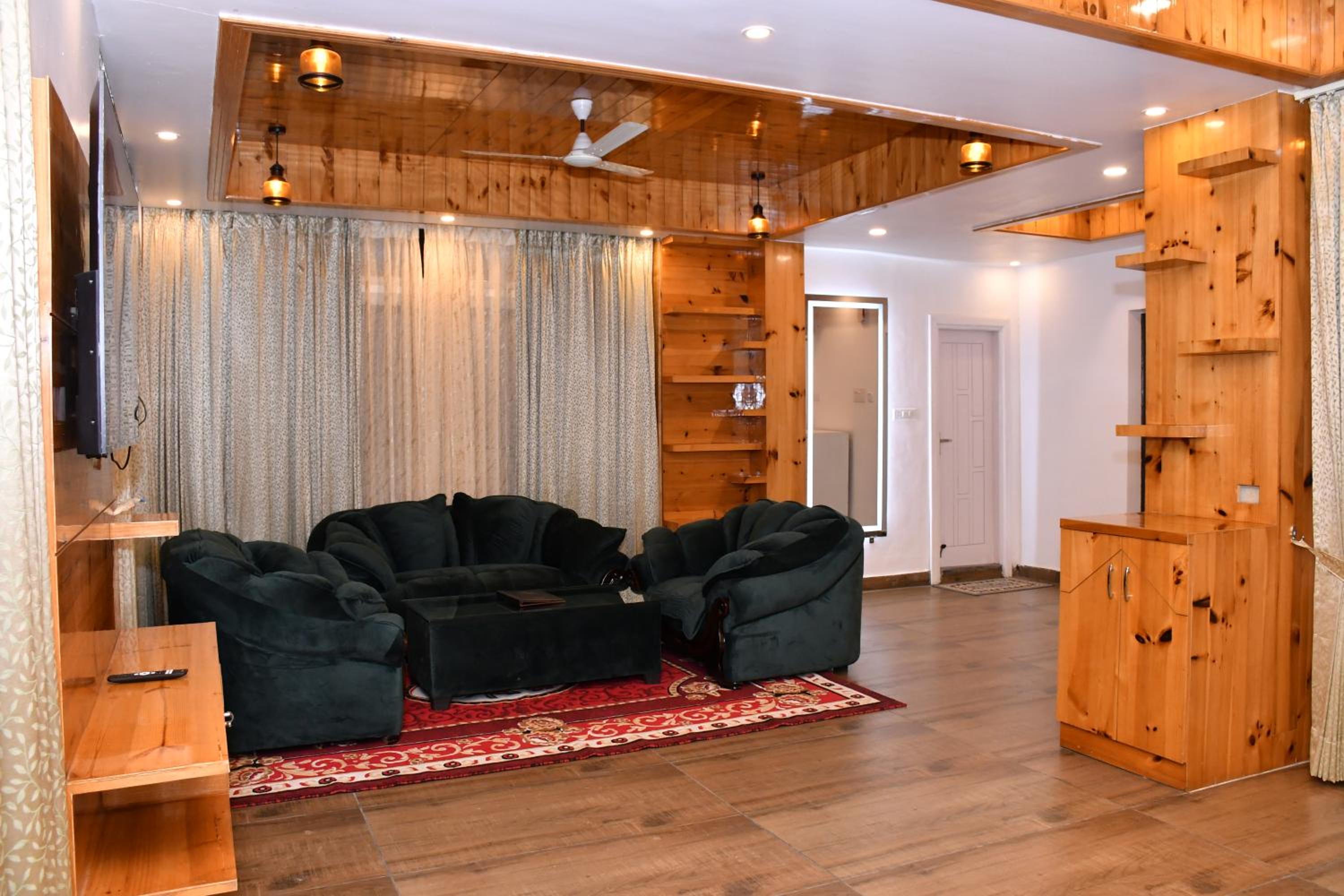 Family Room with Mountain View