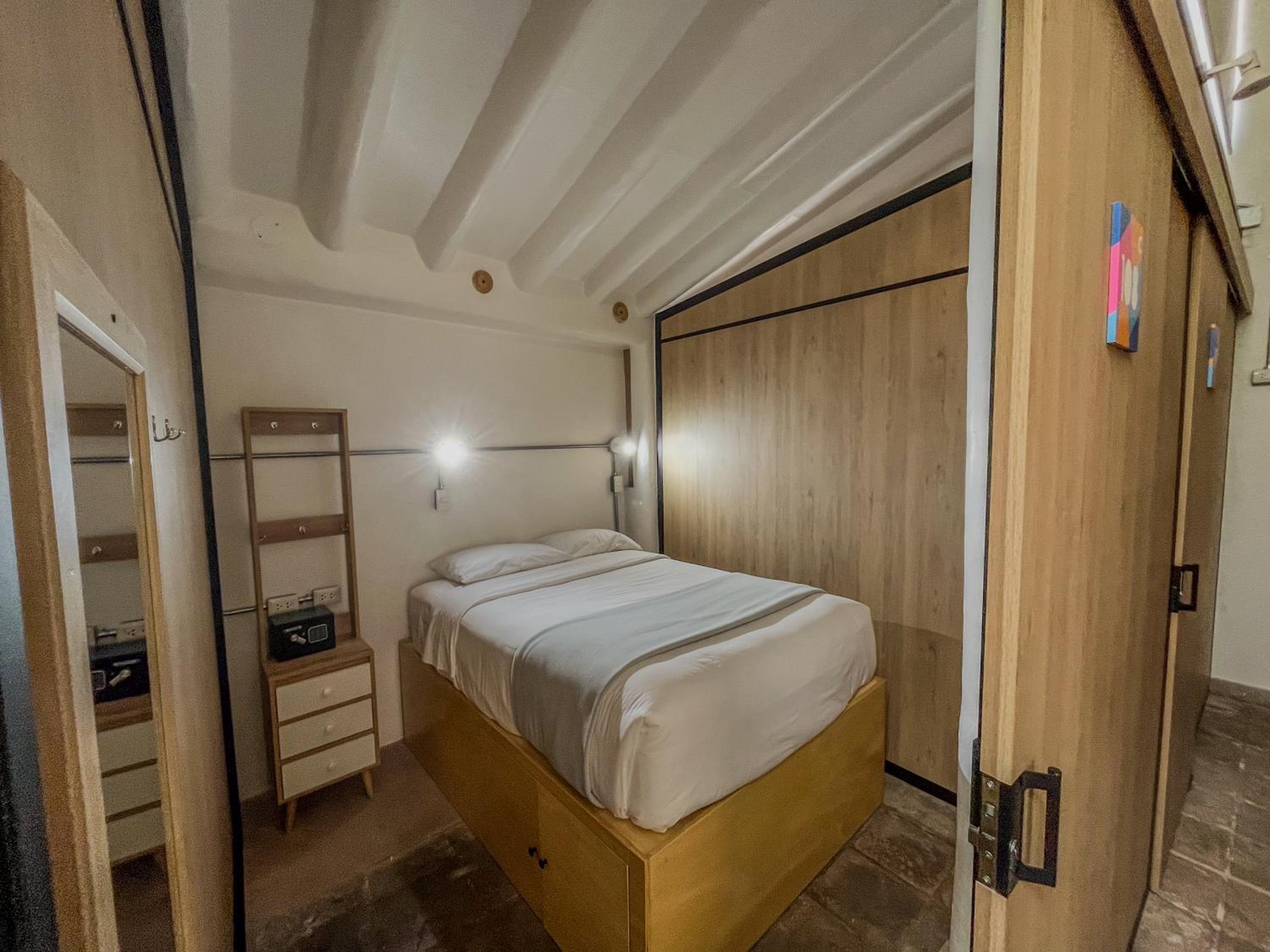 Single Bed in Dormitory Room photo 3