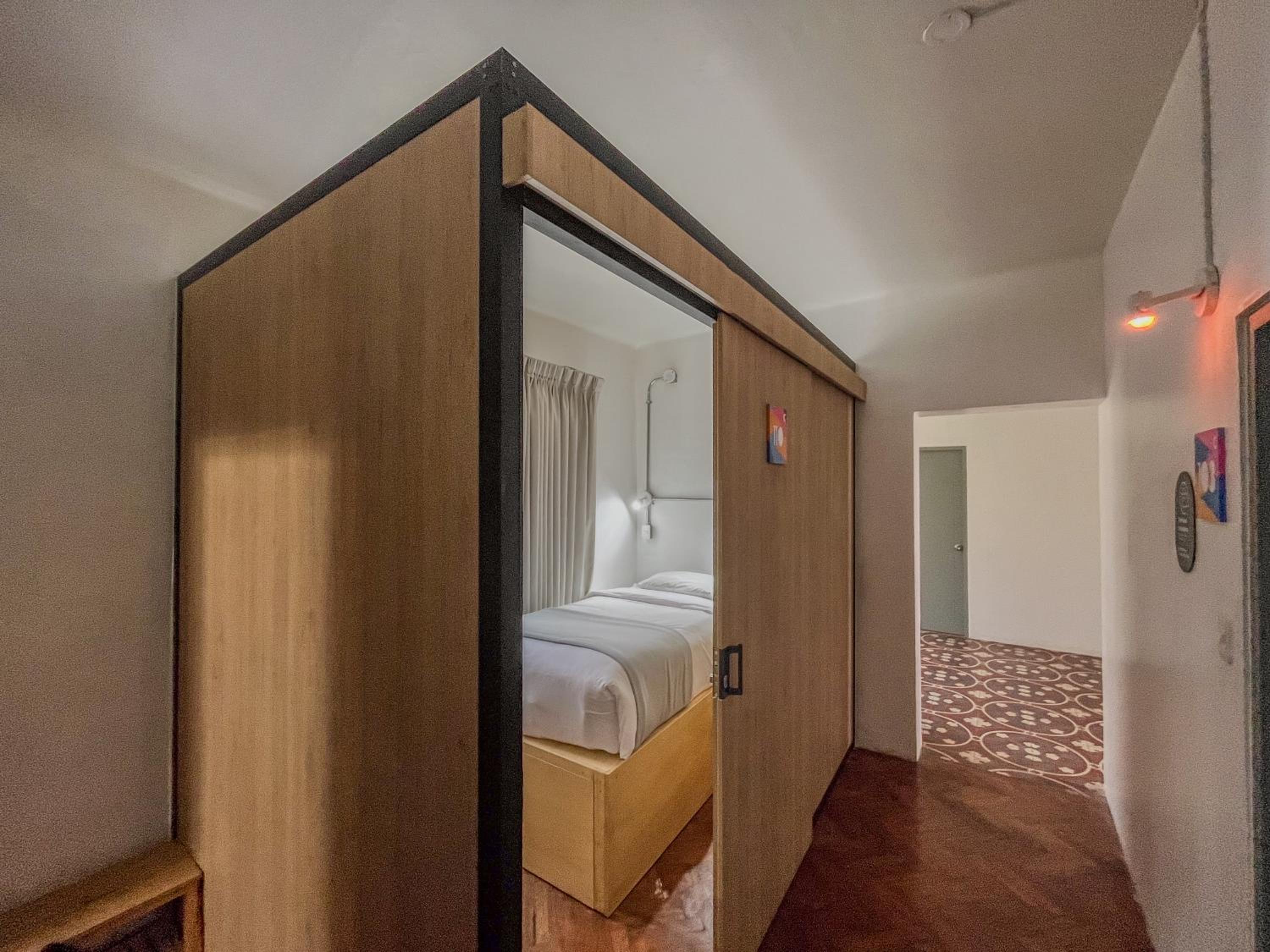 Single Bed in Dormitory Room photo 2
