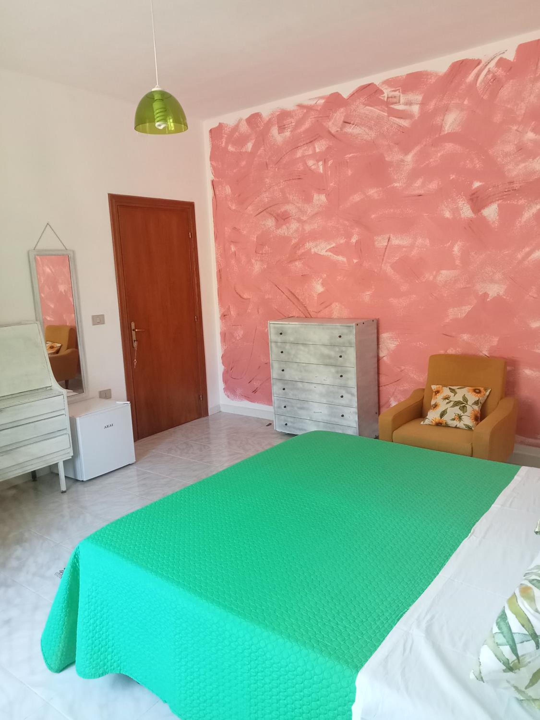 Large Double Or Twin Room photo 2