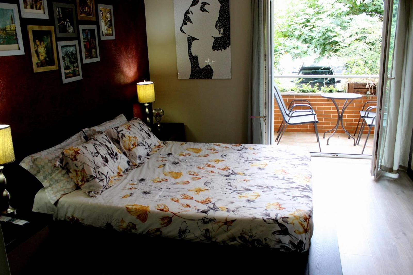 One-Bedroom House photo 1