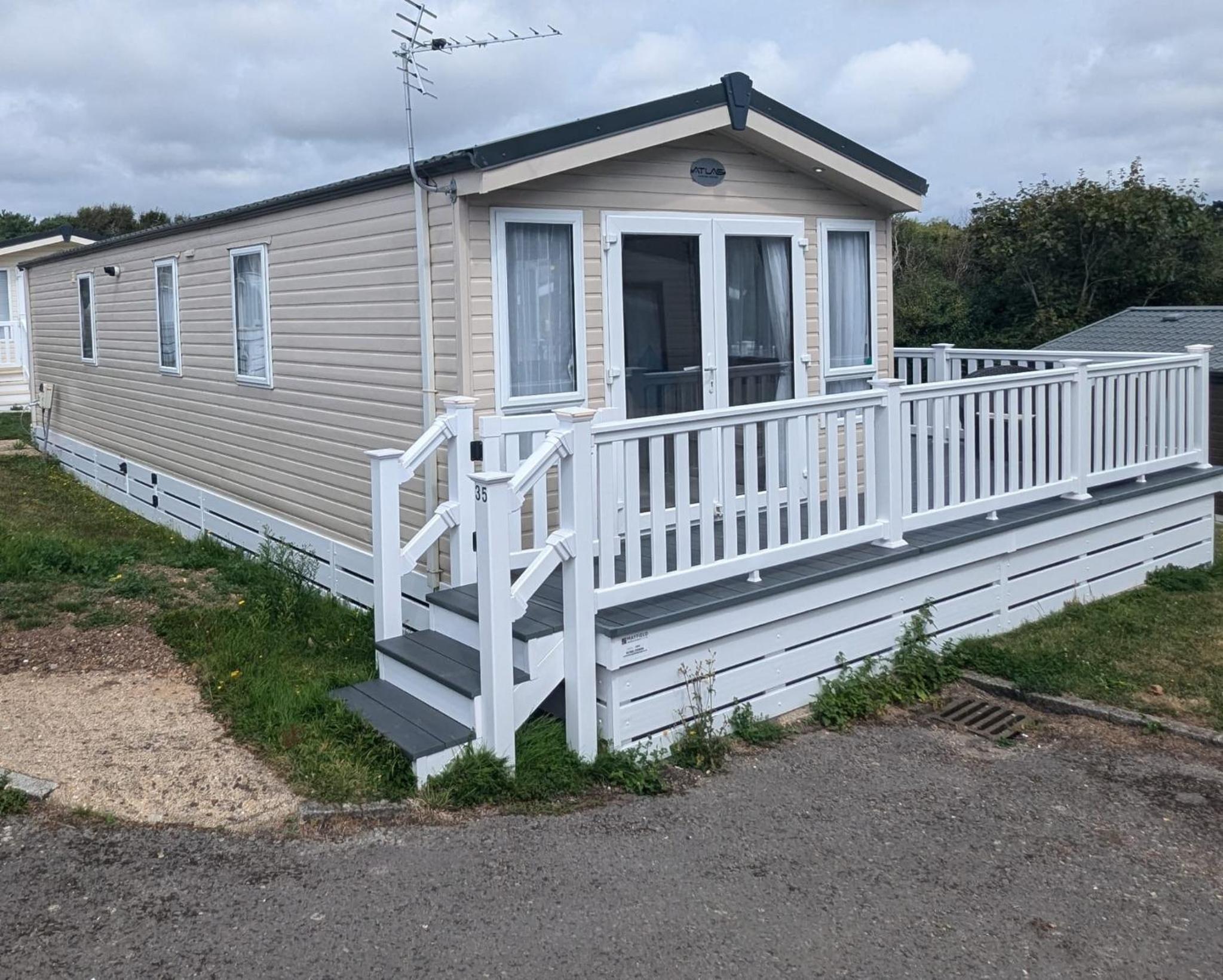 Mobile Home photo 3