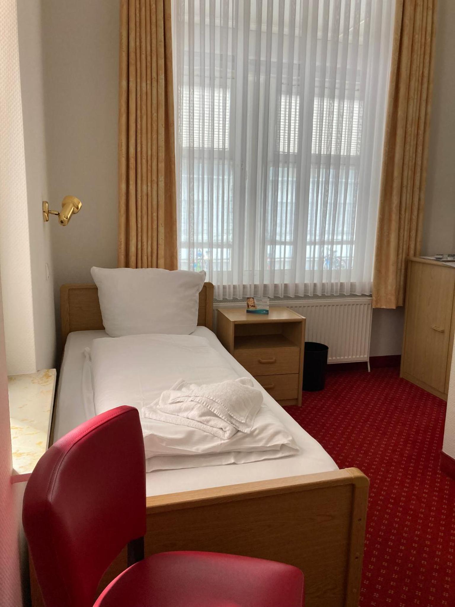 Single Room photo 2