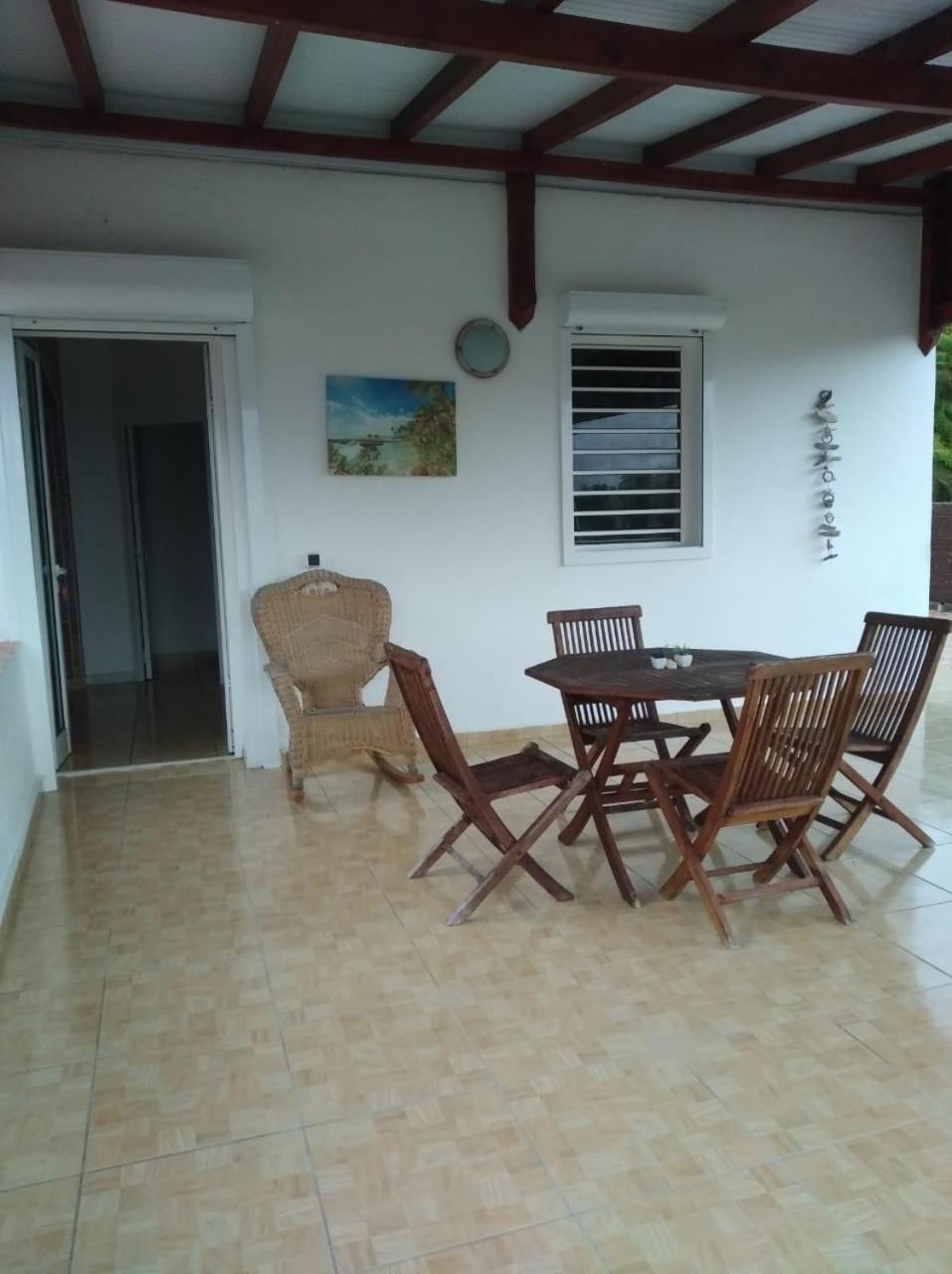One-Bedroom House photo 1